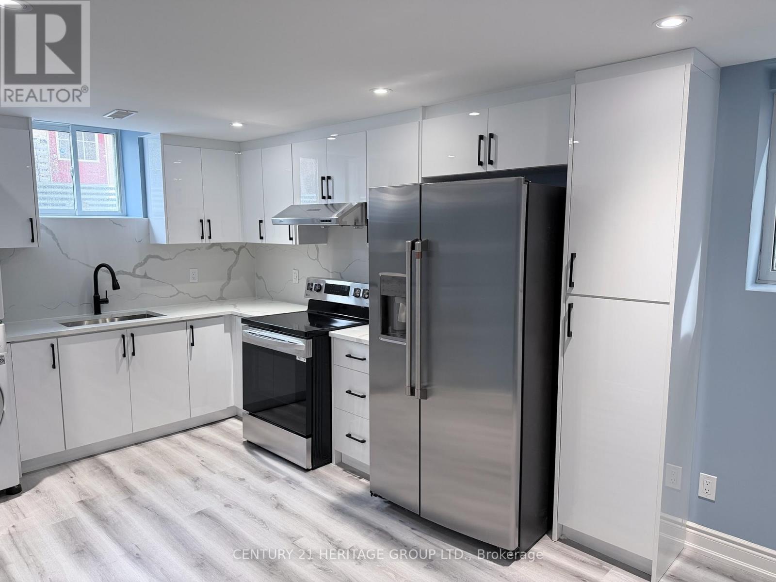 118 Sunridge Street, Richmond Hill, Ontario  L4E 3Z2 - Photo 22 - N12973532