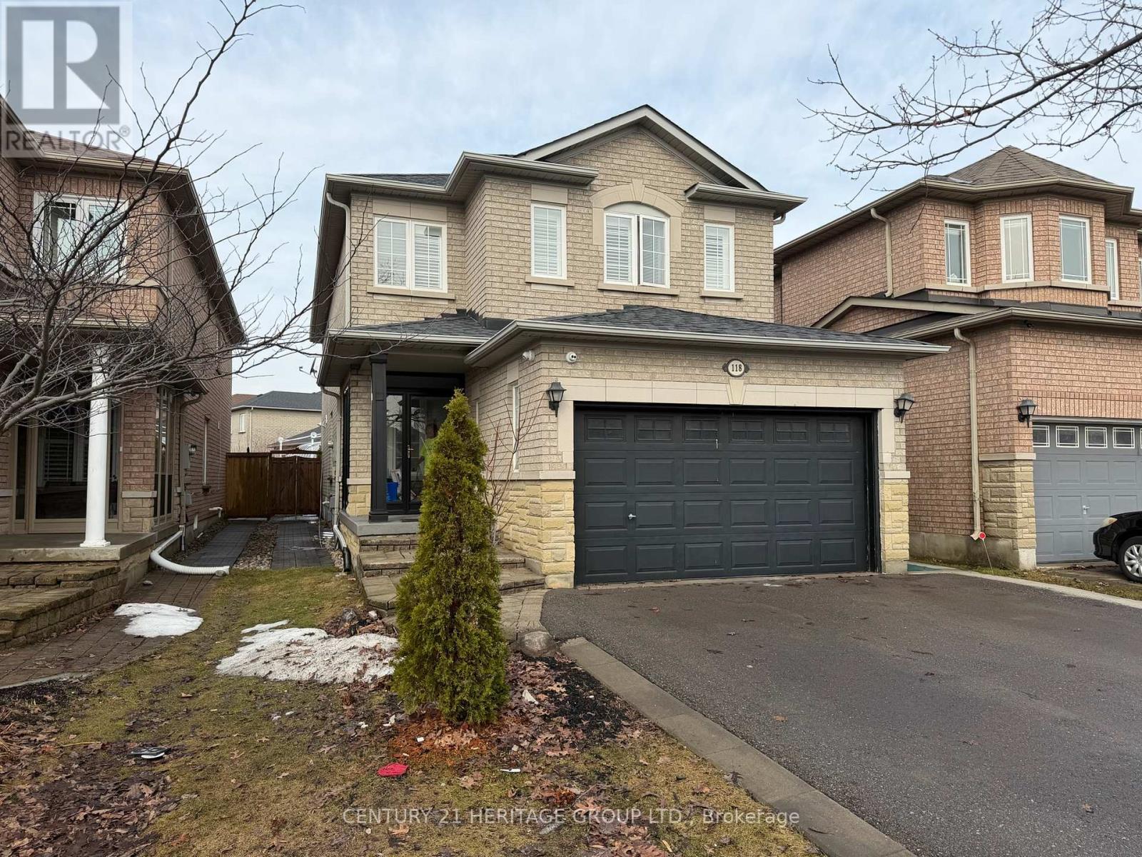 118 Sunridge Street, Richmond Hill, Ontario  L4E 3Z2 - Photo 5 - N12973532