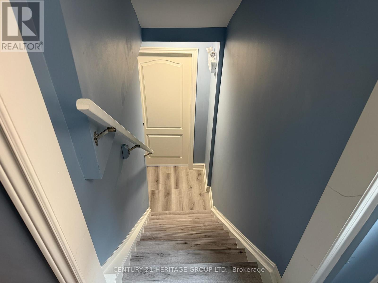 118 Sunridge Street, Richmond Hill, Ontario  L4E 3Z2 - Photo 6 - N12973532