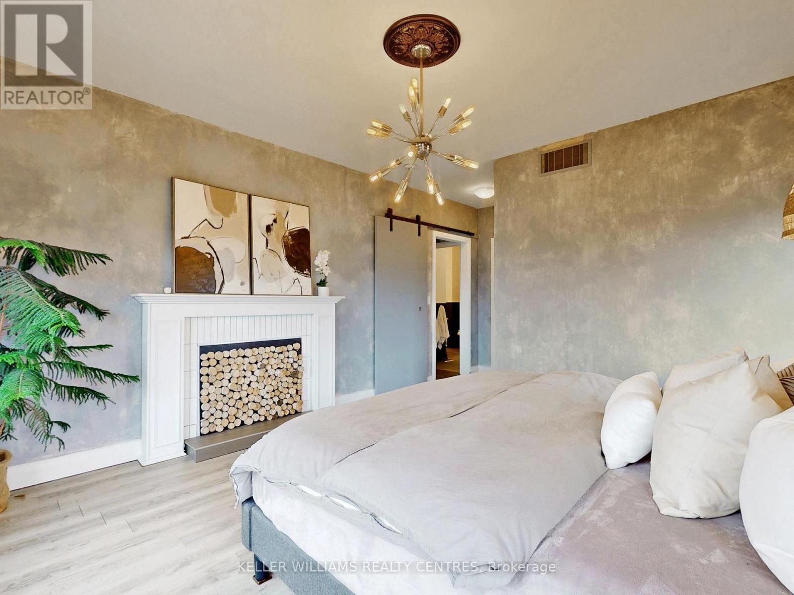 2 Thoroughbred Drive, Oro-Medonte, Ontario  L0K 1E0 - Photo 12 - S12973366