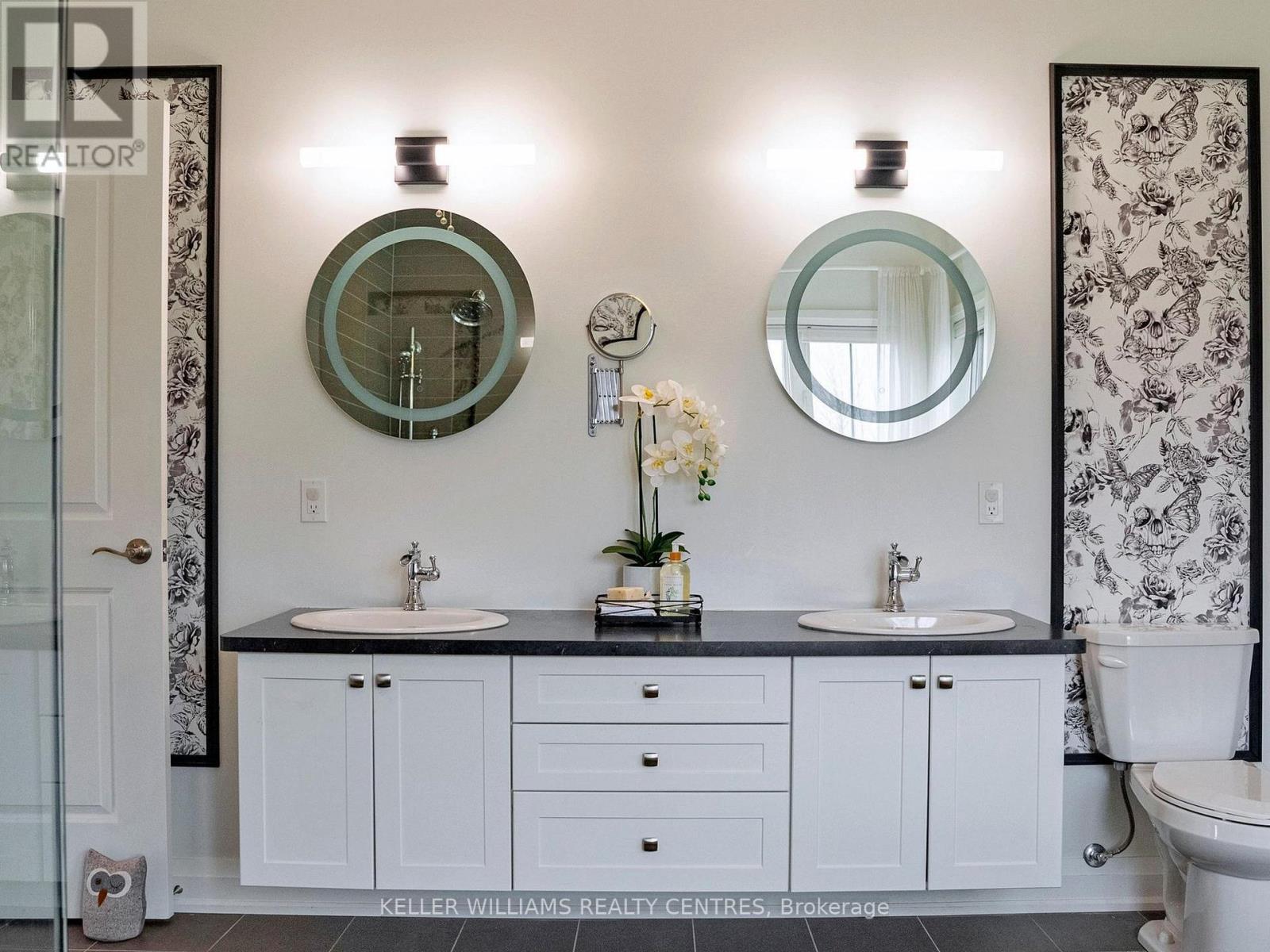 2 Thoroughbred Drive, Oro-Medonte, Ontario  L0K 1E0 - Photo 14 - S12973366