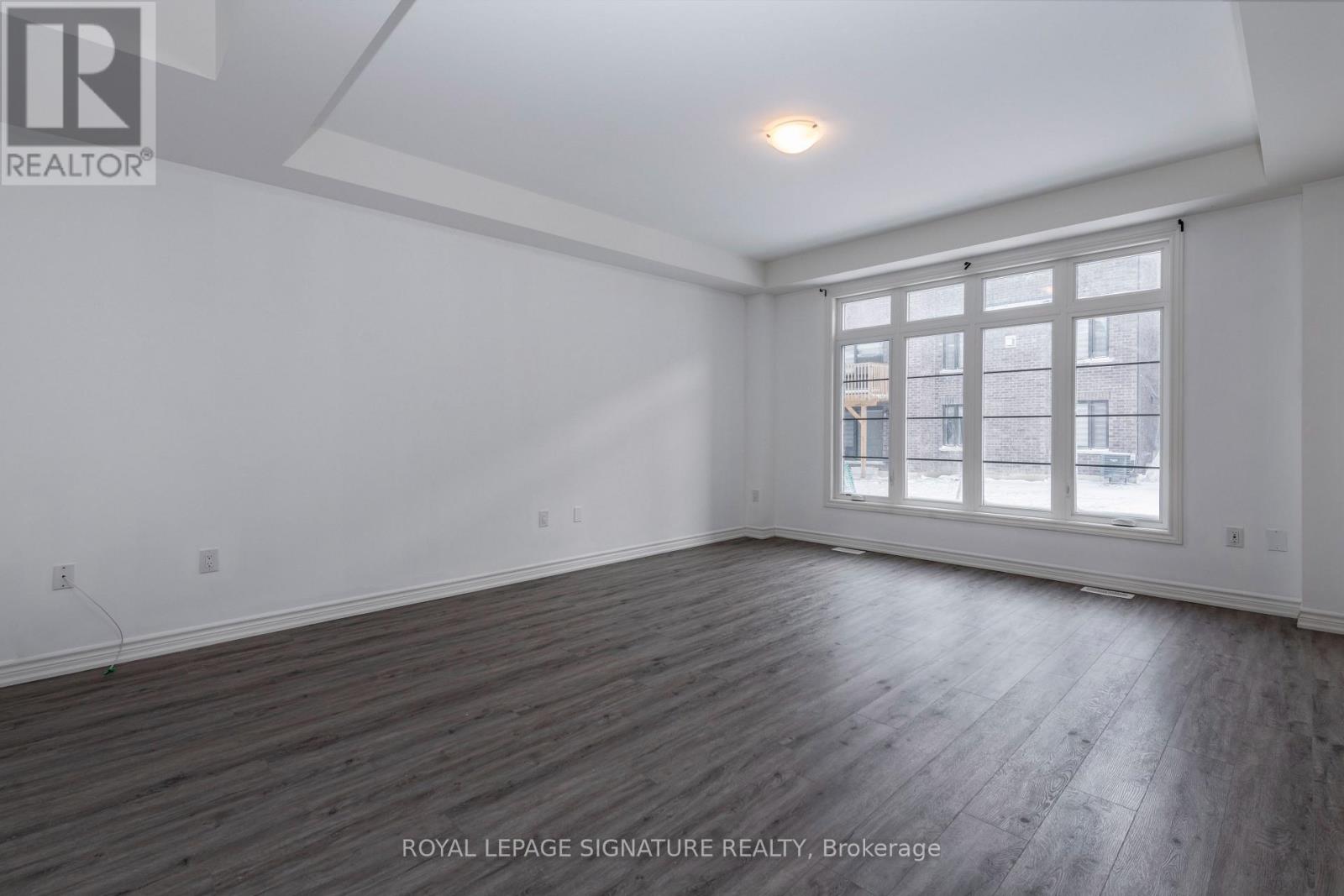 5 Sassafras Road, Springwater, Ontario  L9X 2C6 - Photo 11 - S12973408