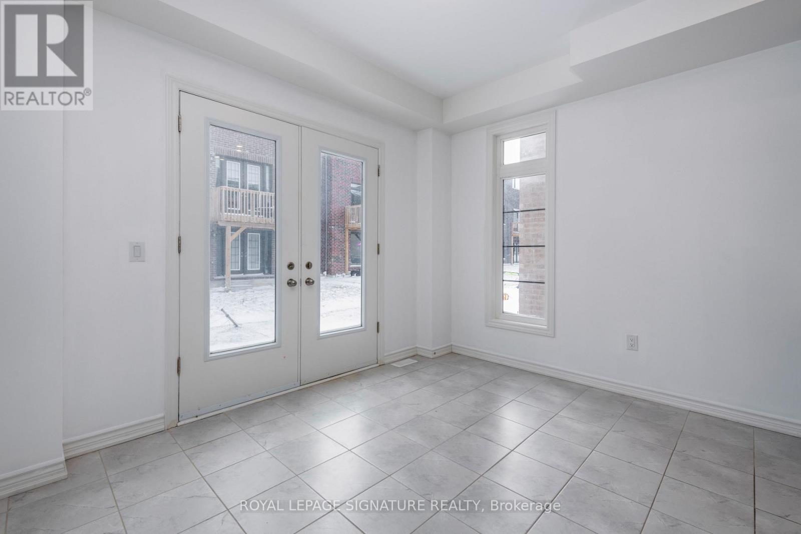 5 Sassafras Road, Springwater, Ontario  L9X 2C6 - Photo 8 - S12973408