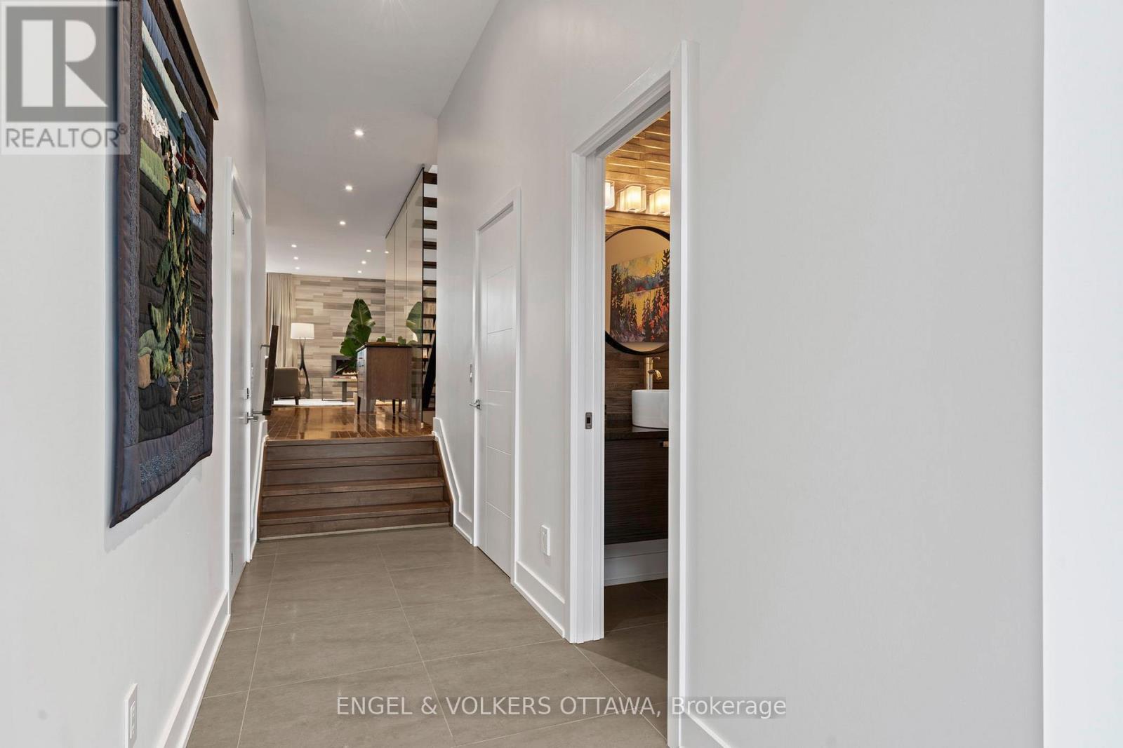 381 Roosevelt Avenue, Ottawa, Ontario  K2A 1Y9 - Photo 6 - X12969142