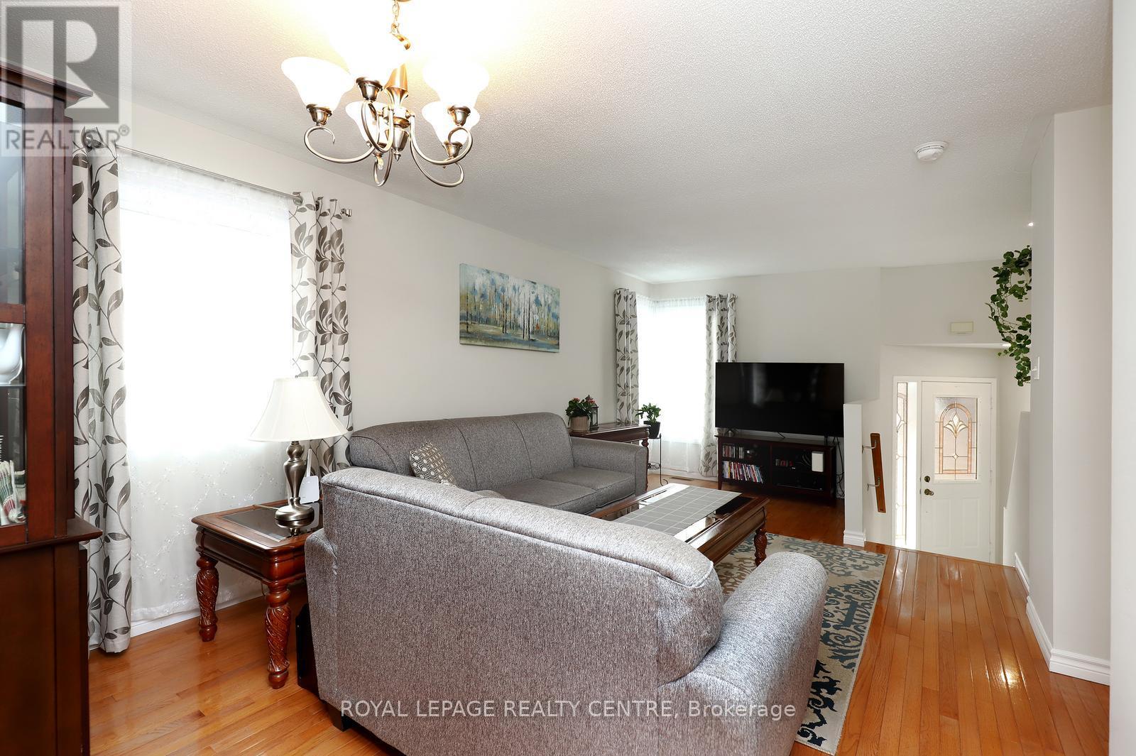 57 Royal Orchard Drive, Brampton, Ontario  L6X 4M5 - Photo 8 - W12973332