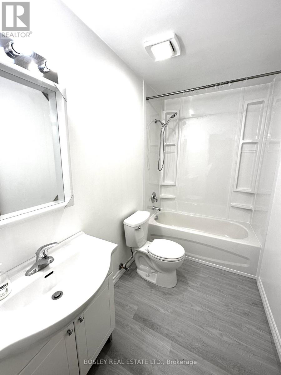 2963 Dundas Street W, Toronto, Ontario  M6P 1Z2 - Photo 8 - W12973358