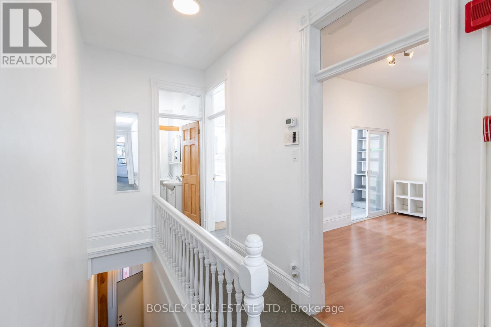 2963 Dundas Street W, Toronto, Ontario  M6P 1Z2 - Photo 18 - W12973364