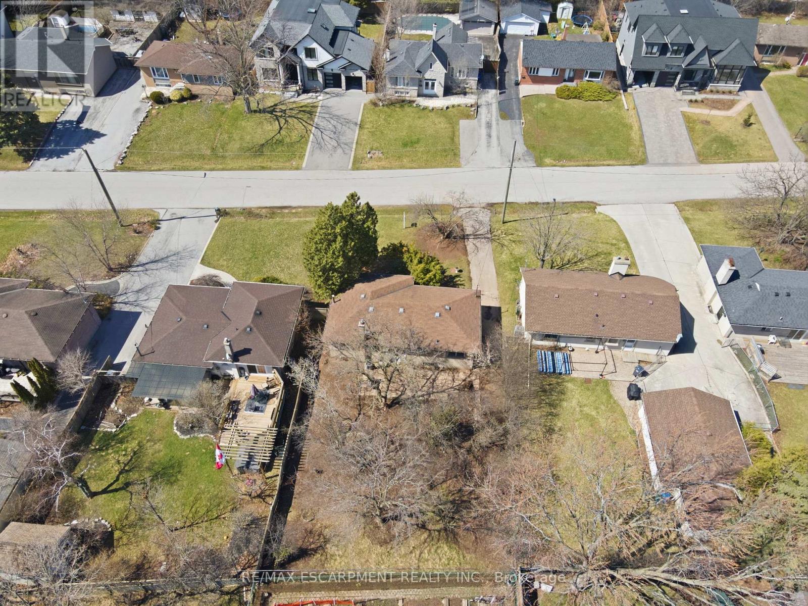 1354 Sheldon Avenue, Oakville, Ontario  L6L 2R1 - Photo 11 - W12973370