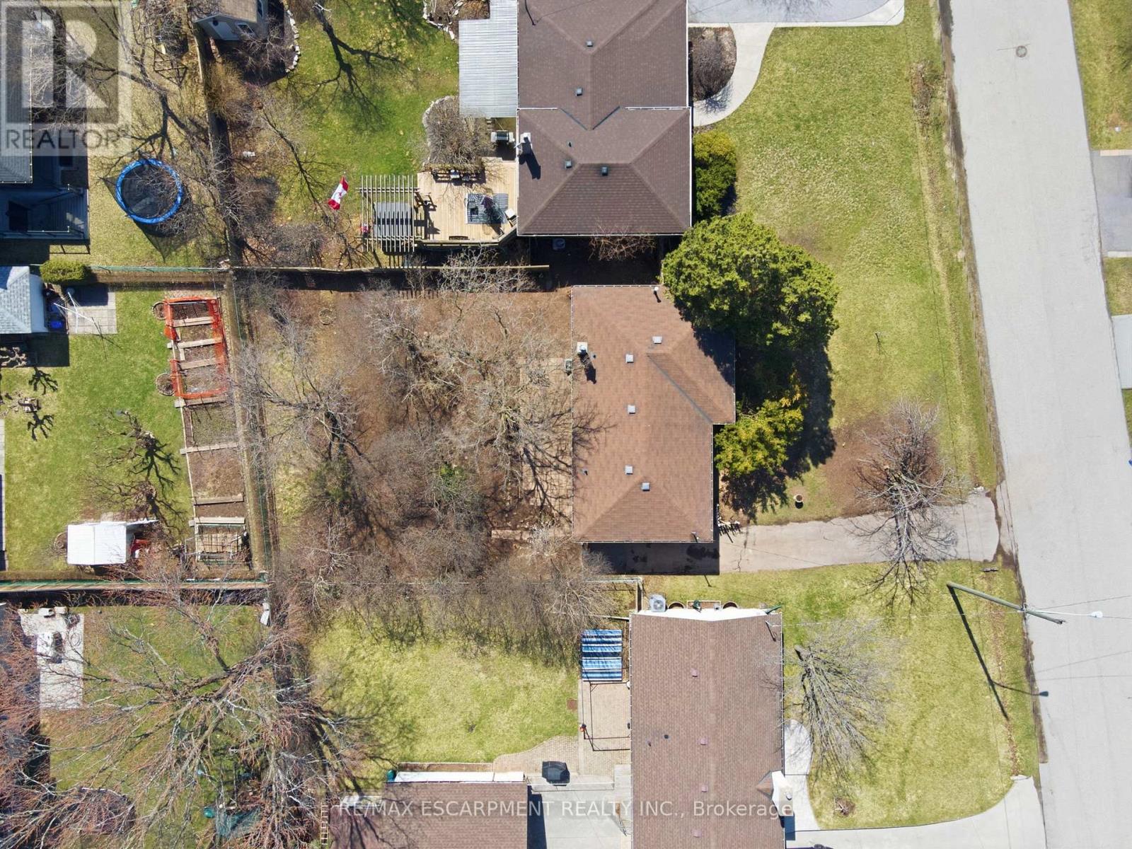 1354 Sheldon Avenue, Oakville, Ontario  L6L 2R1 - Photo 2 - W12973370