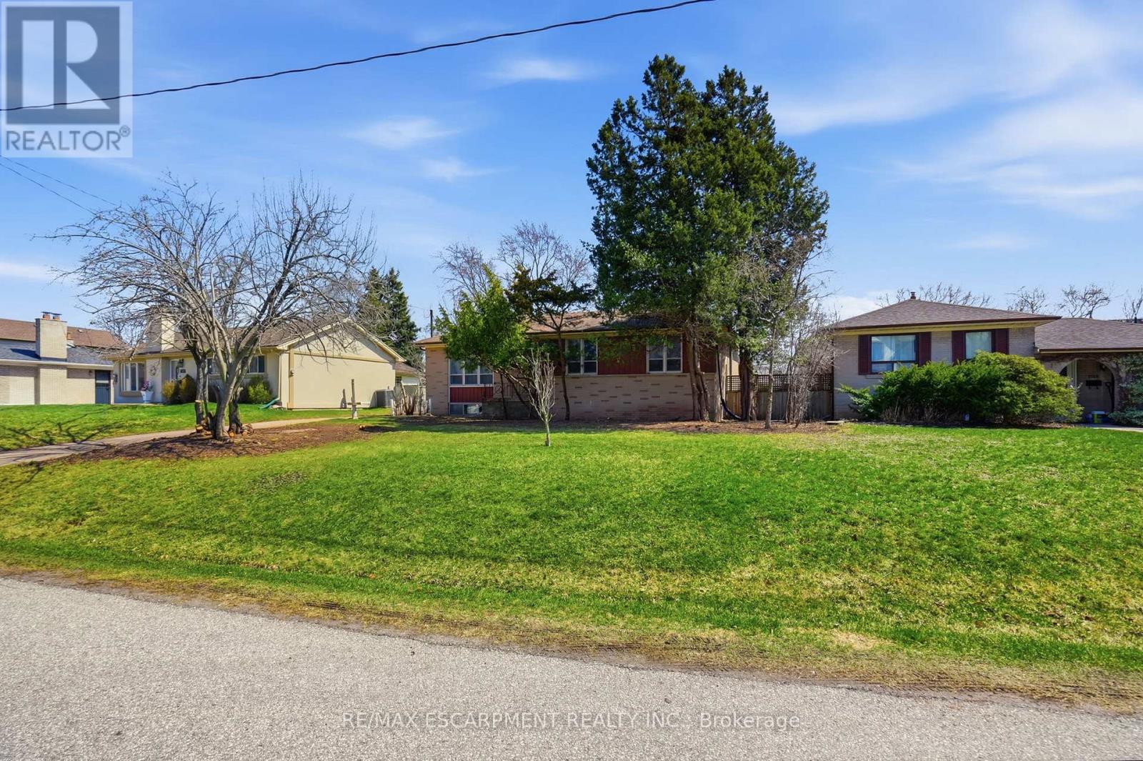 1354 Sheldon Avenue, Oakville, Ontario  L6L 2R1 - Photo 4 - W12973370