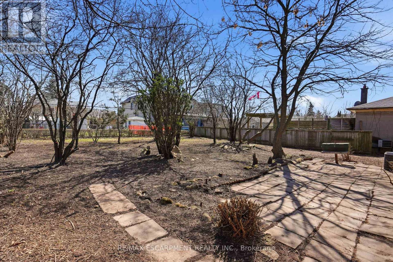 1354 Sheldon Avenue, Oakville, Ontario  L6L 2R1 - Photo 8 - W12973370