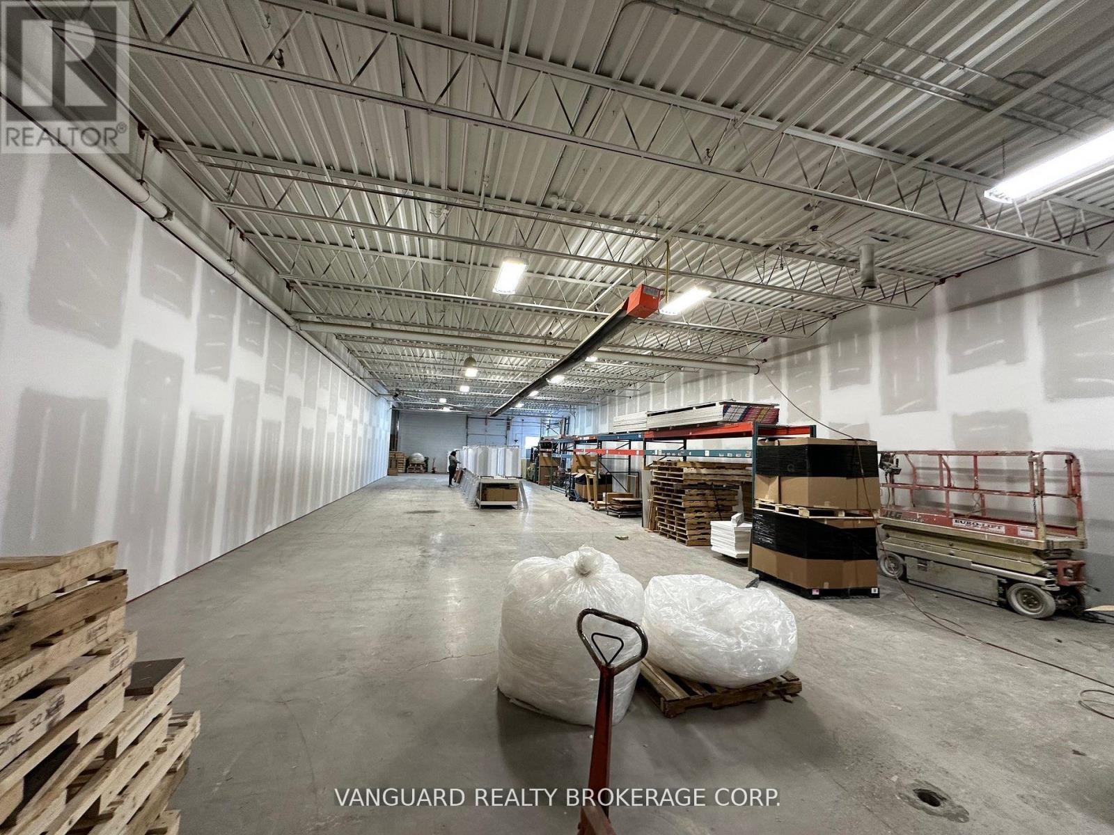 156 Milvan Drive, Toronto, Ontario  M9L 1Z9 - Photo 3 - W12973416