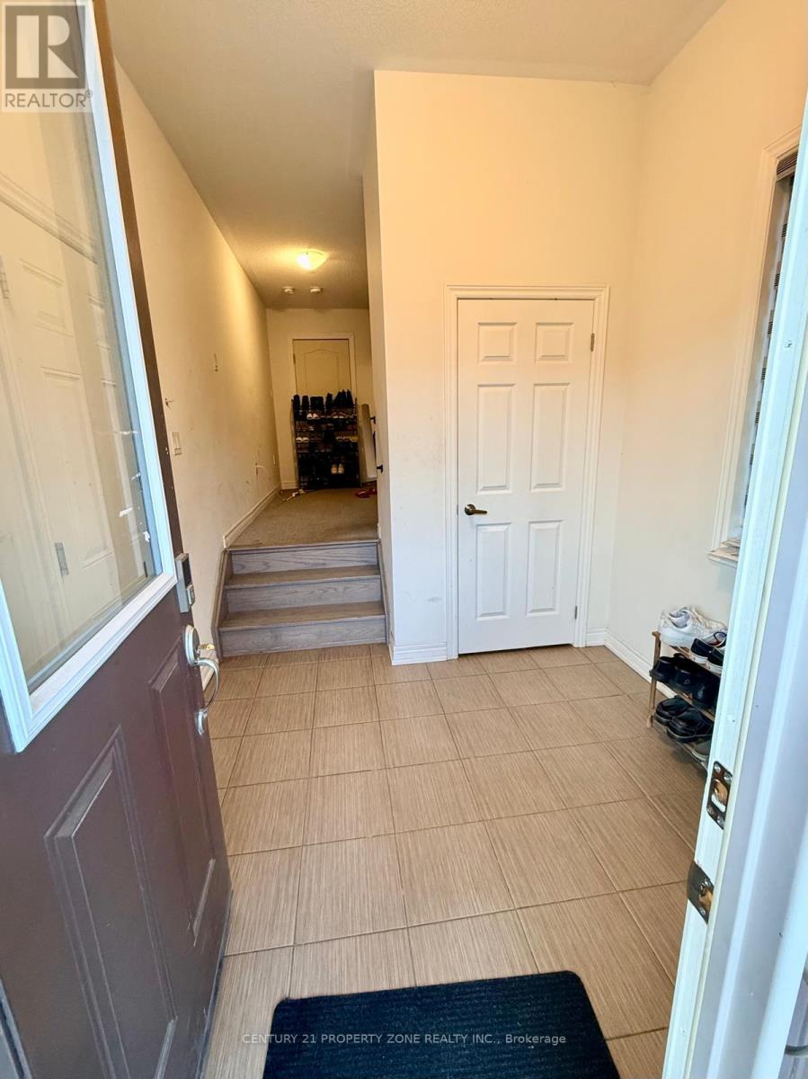 Upper - 41 Hashmi Place, Brampton, Ontario  L6Y 6J9 - Photo 2 - W12973452