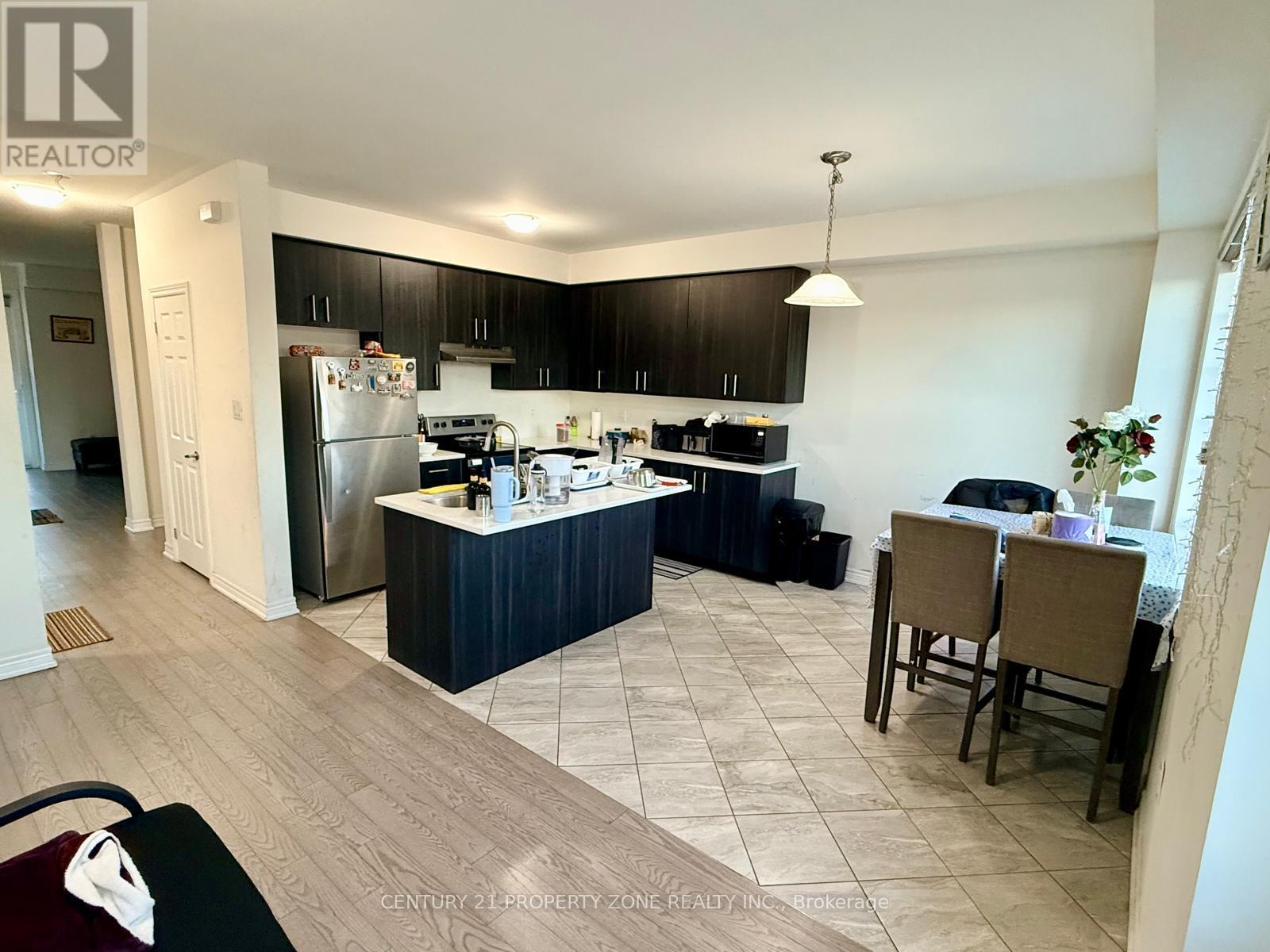 Upper - 41 Hashmi Place, Brampton, Ontario  L6Y 6J9 - Photo 5 - W12973452