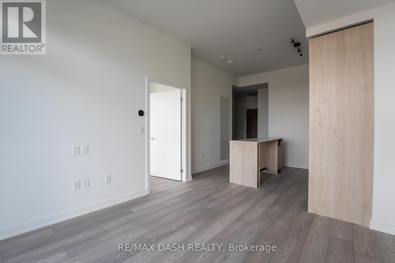 603 - 1007 The Queensway Avenue, Toronto, Ontario  M8Z 0H4 - Photo 7 - W12973492