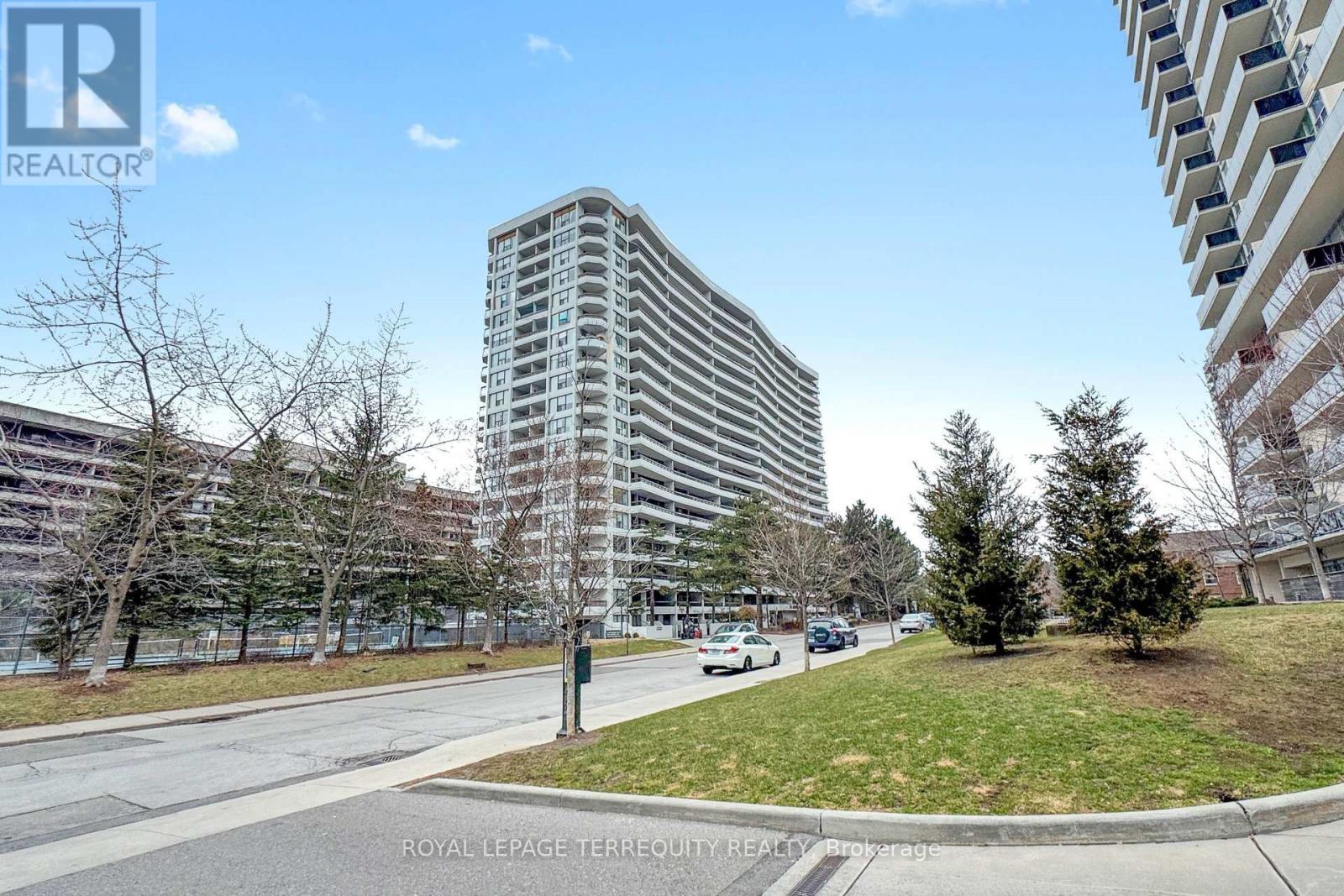 1408 - 100 Quebec Avenue W, Toronto, Ontario  M6P 4B8 - Photo 2 - W12973518
