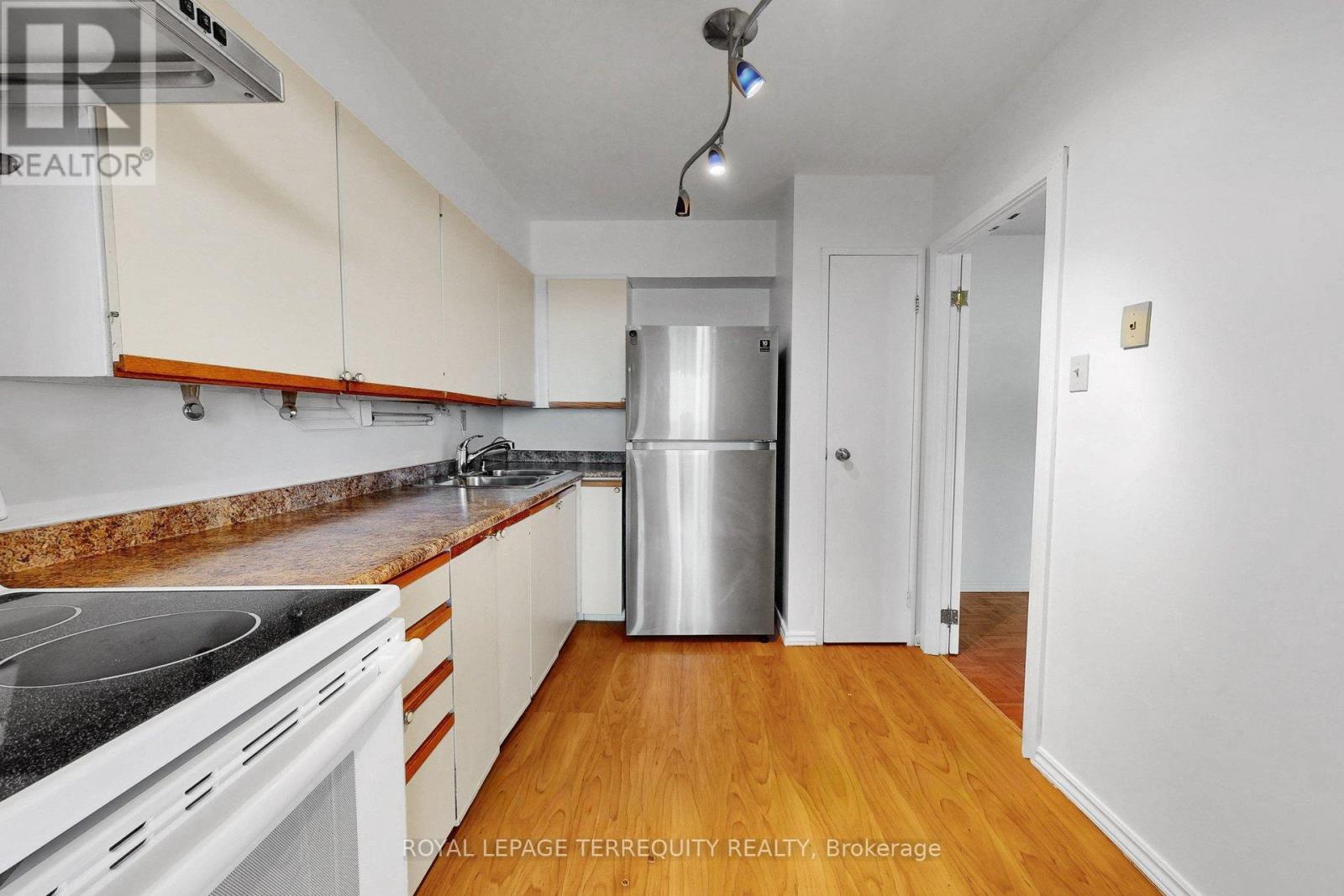 1408 - 100 Quebec Avenue W, Toronto, Ontario  M6P 4B8 - Photo 20 - W12973518