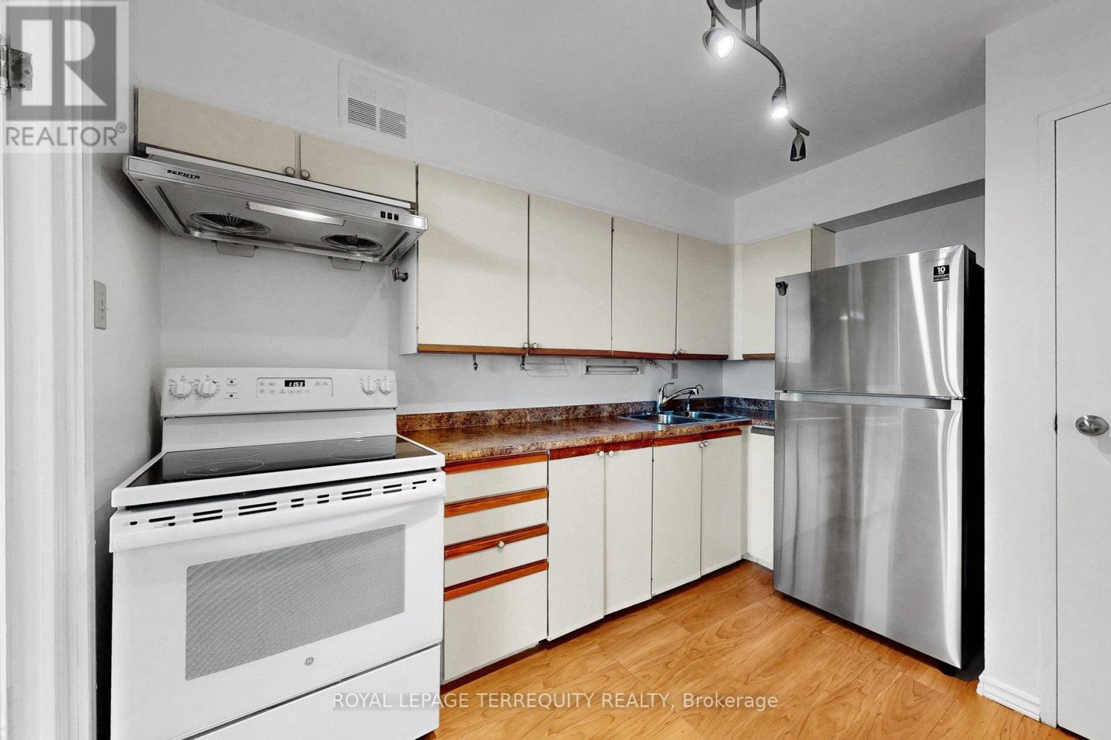 1408 - 100 Quebec Avenue W, Toronto, Ontario  M6P 4B8 - Photo 21 - W12973518