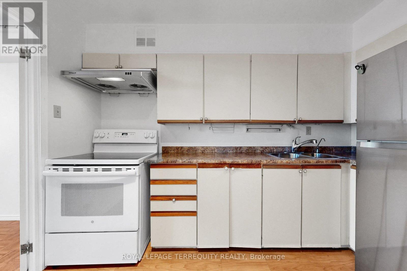 1408 - 100 Quebec Avenue W, Toronto, Ontario  M6P 4B8 - Photo 23 - W12973518