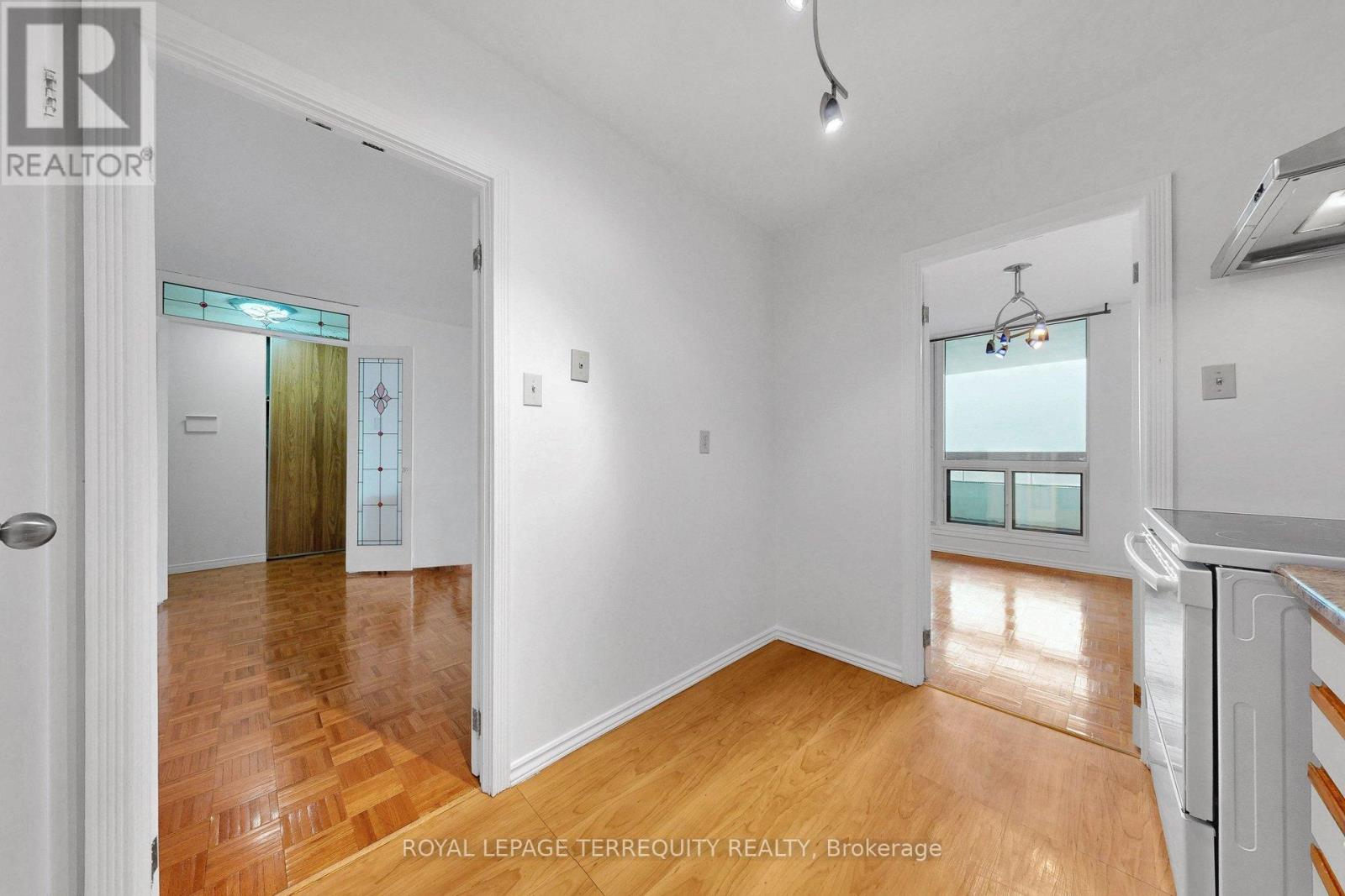 1408 - 100 Quebec Avenue W, Toronto, Ontario  M6P 4B8 - Photo 24 - W12973518