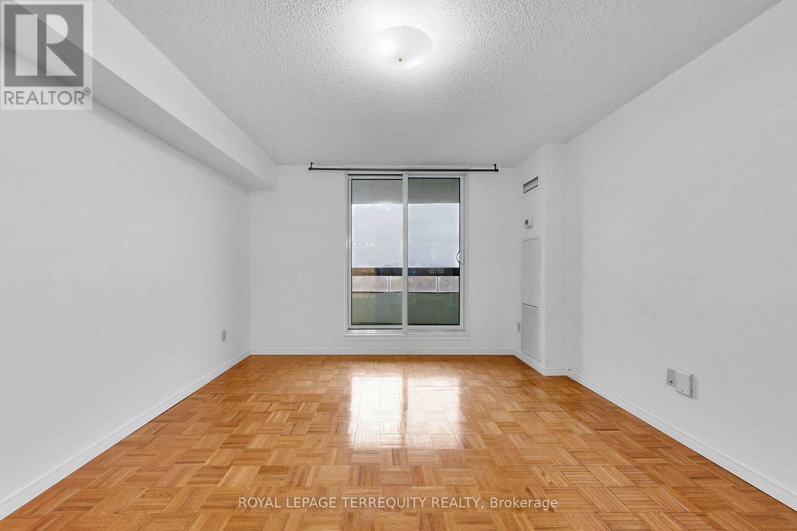 1408 - 100 Quebec Avenue W, Toronto, Ontario  M6P 4B8 - Photo 29 - W12973518