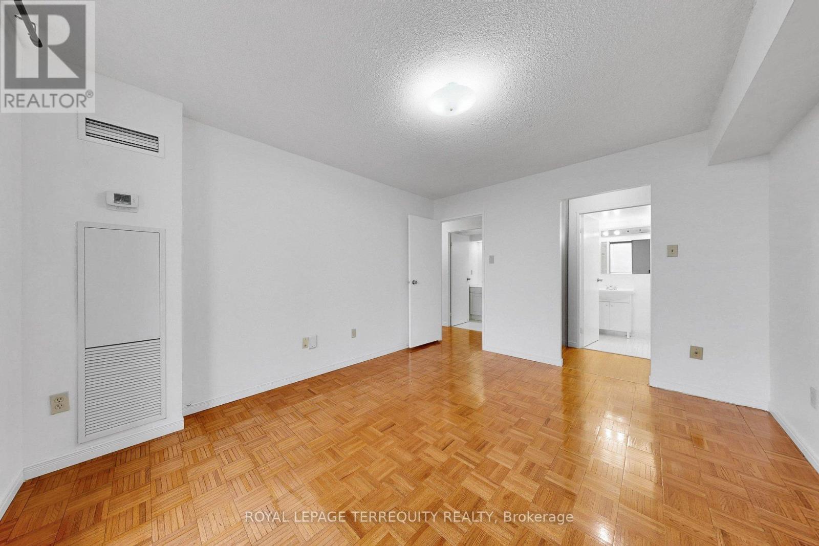 1408 - 100 Quebec Avenue W, Toronto, Ontario  M6P 4B8 - Photo 31 - W12973518