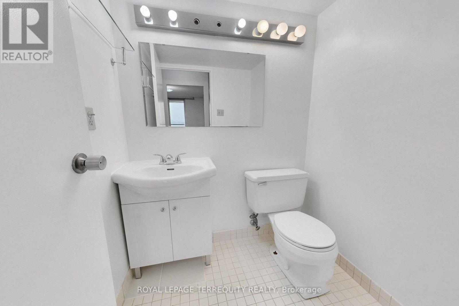 1408 - 100 Quebec Avenue W, Toronto, Ontario  M6P 4B8 - Photo 33 - W12973518