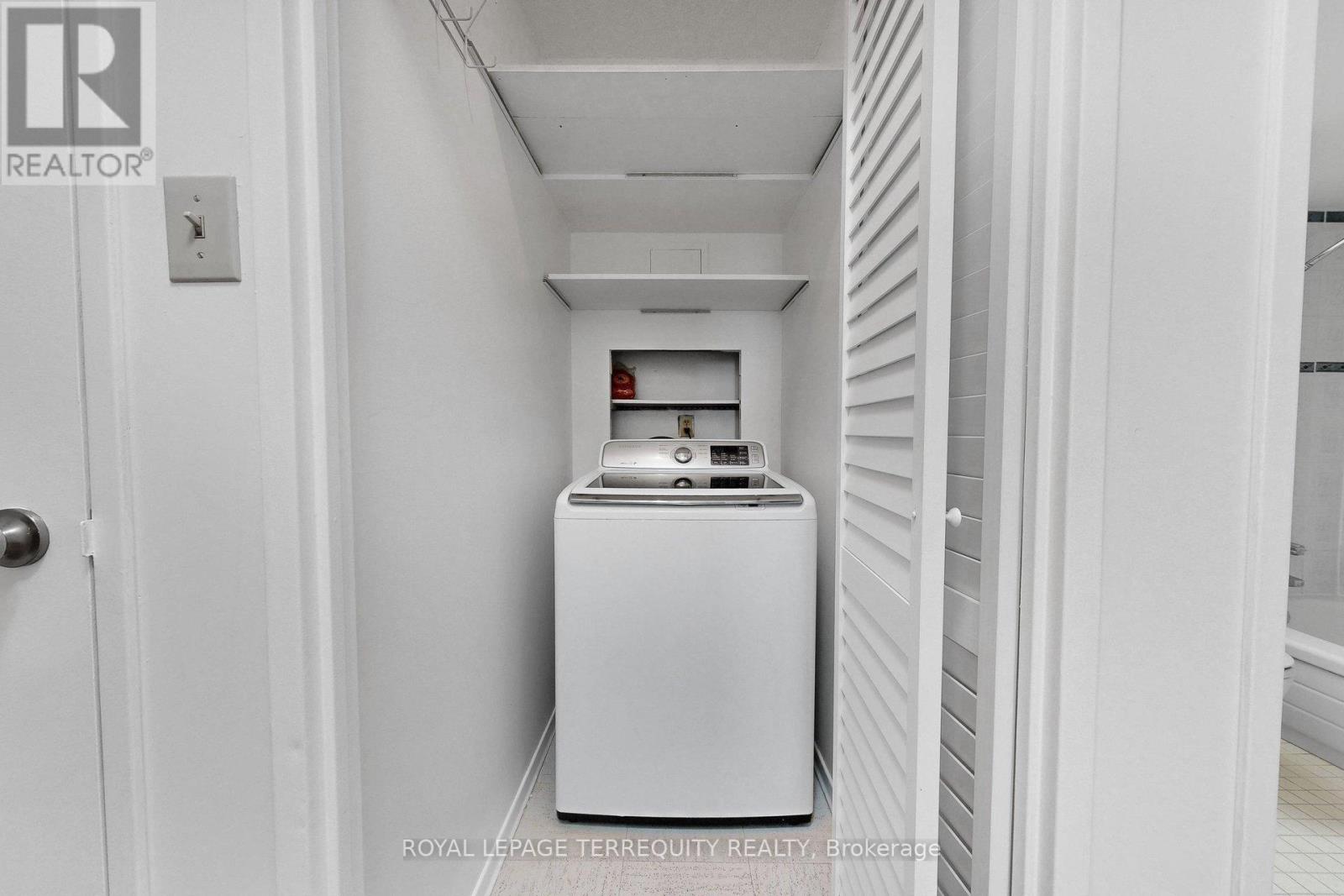 1408 - 100 Quebec Avenue W, Toronto, Ontario  M6P 4B8 - Photo 35 - W12973518