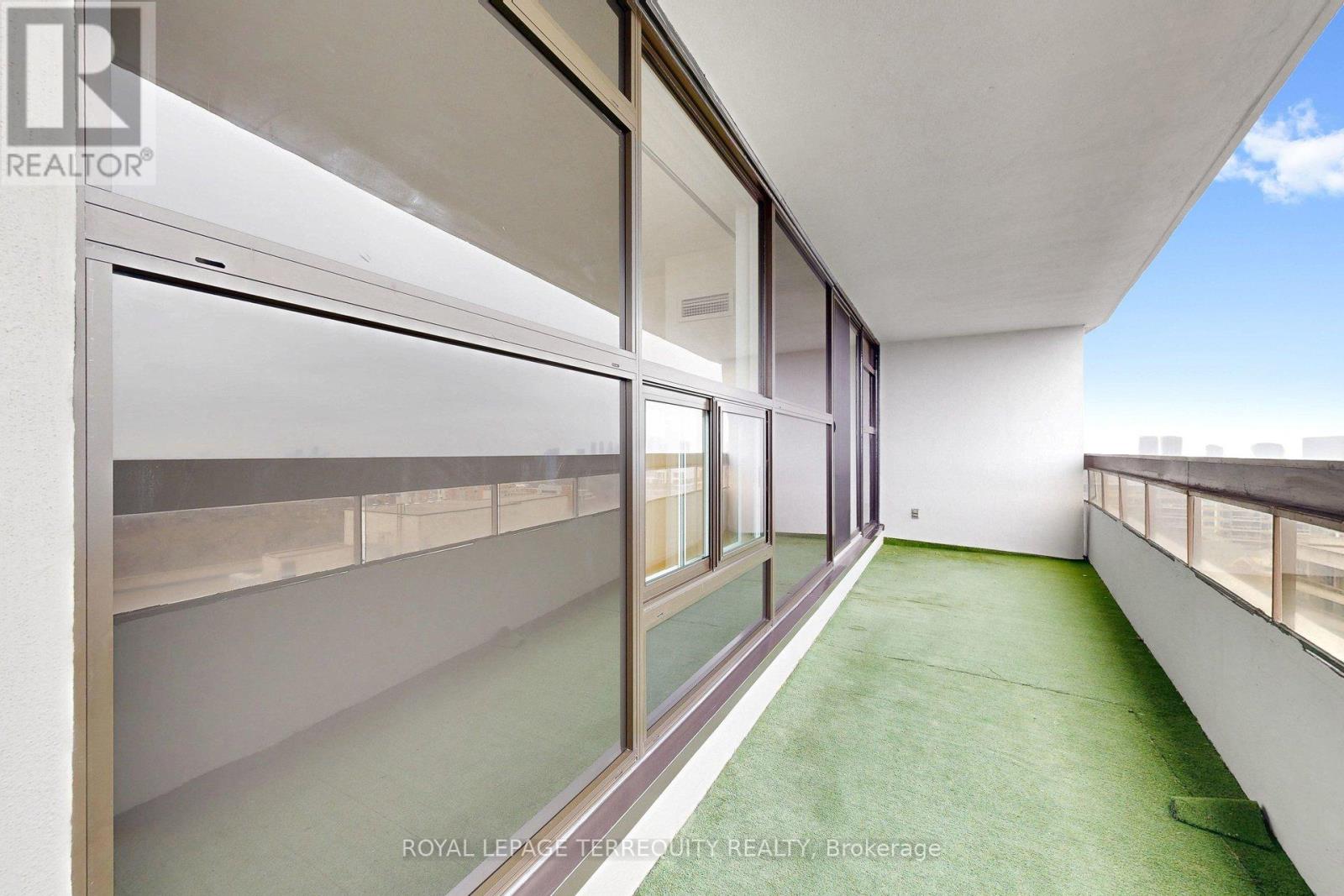 1408 - 100 Quebec Avenue W, Toronto, Ontario  M6P 4B8 - Photo 40 - W12973518