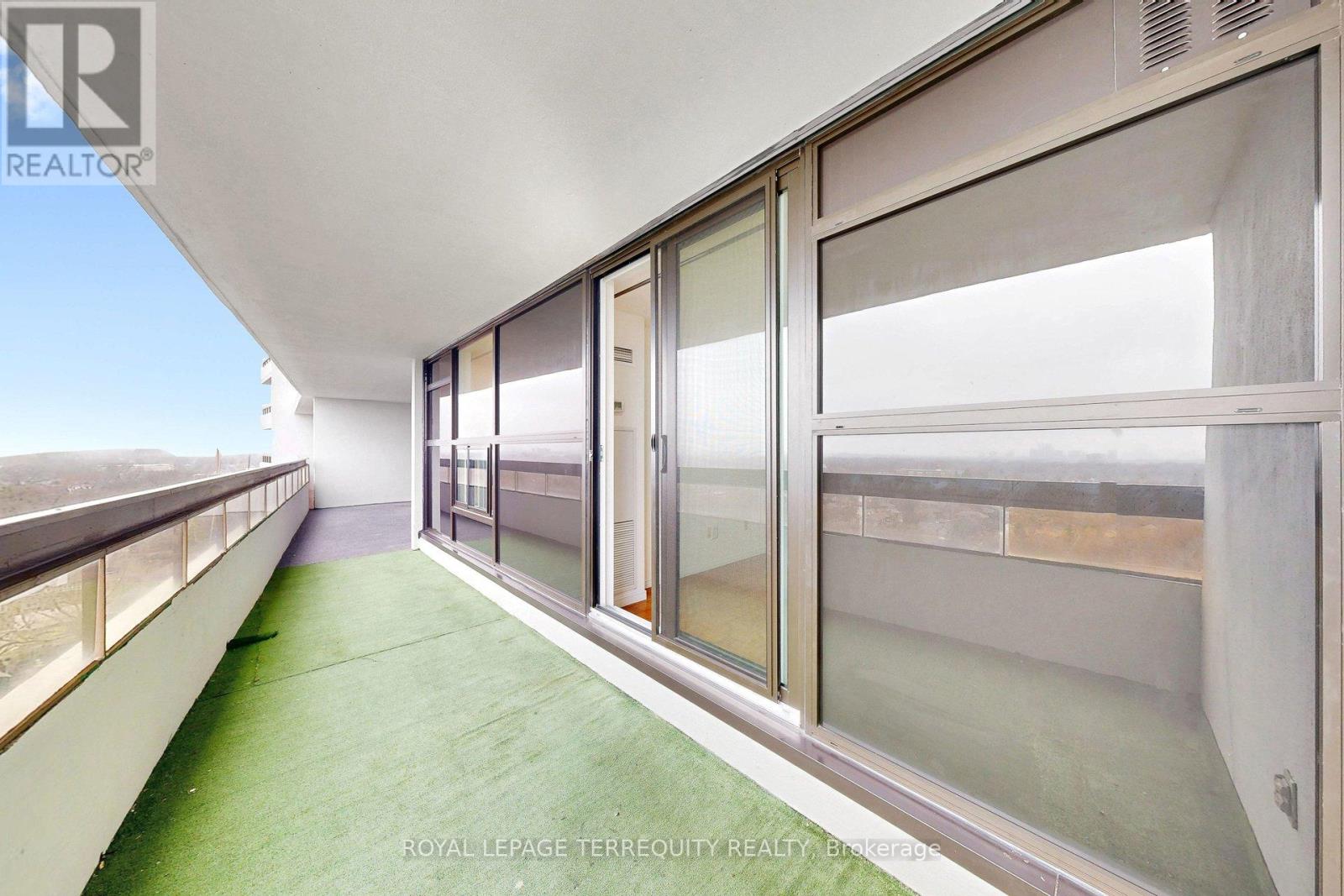 1408 - 100 Quebec Avenue W, Toronto, Ontario  M6P 4B8 - Photo 41 - W12973518