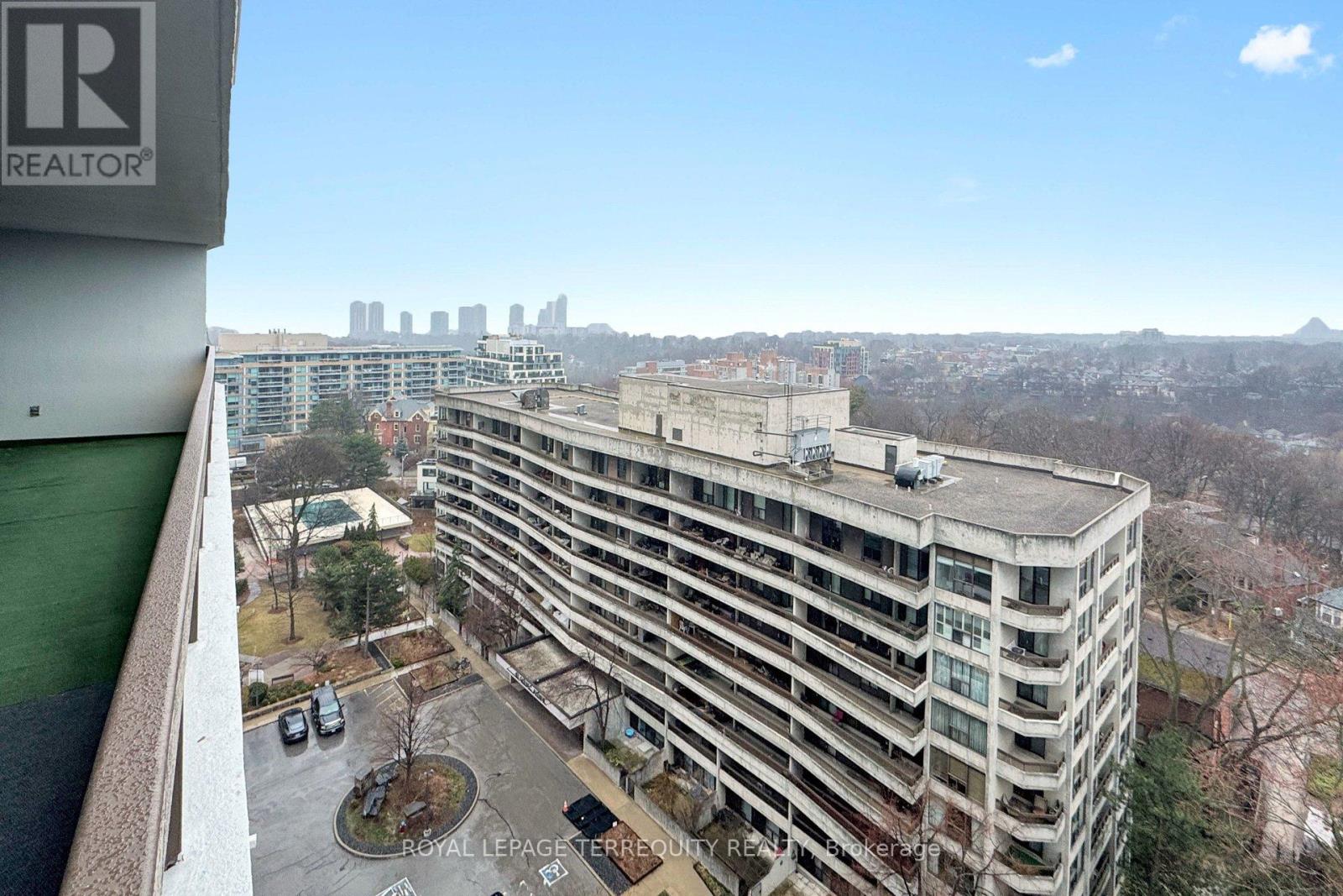 1408 - 100 Quebec Avenue W, Toronto, Ontario  M6P 4B8 - Photo 46 - W12973518