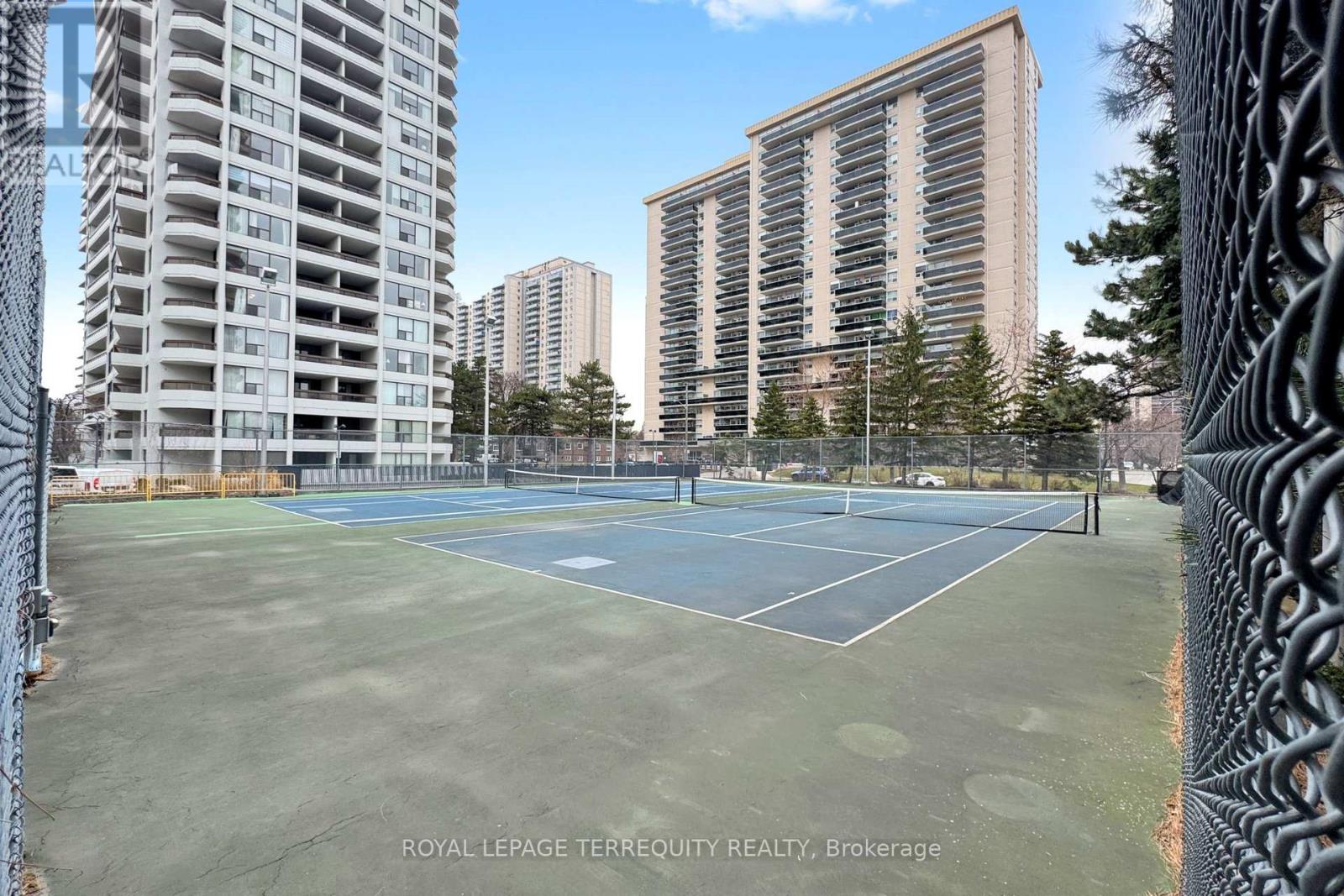 1408 - 100 Quebec Avenue W, Toronto, Ontario  M6P 4B8 - Photo 48 - W12973518