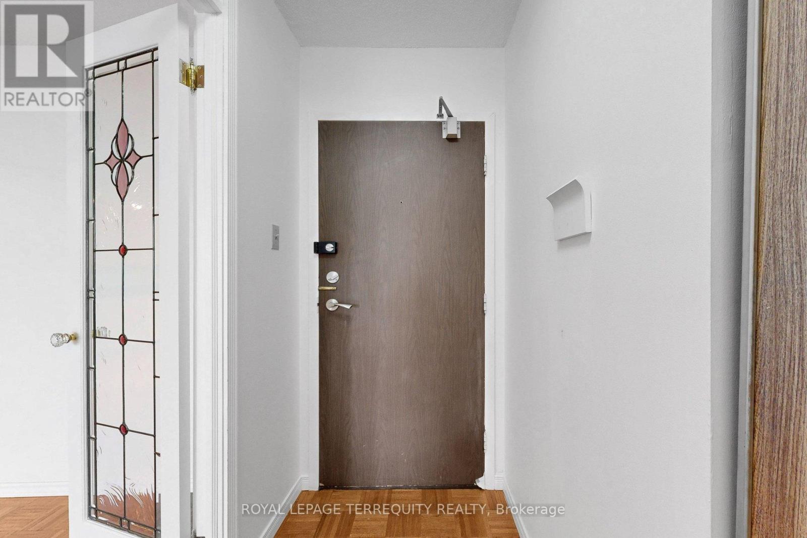 1408 - 100 Quebec Avenue W, Toronto, Ontario  M6P 4B8 - Photo 7 - W12973518