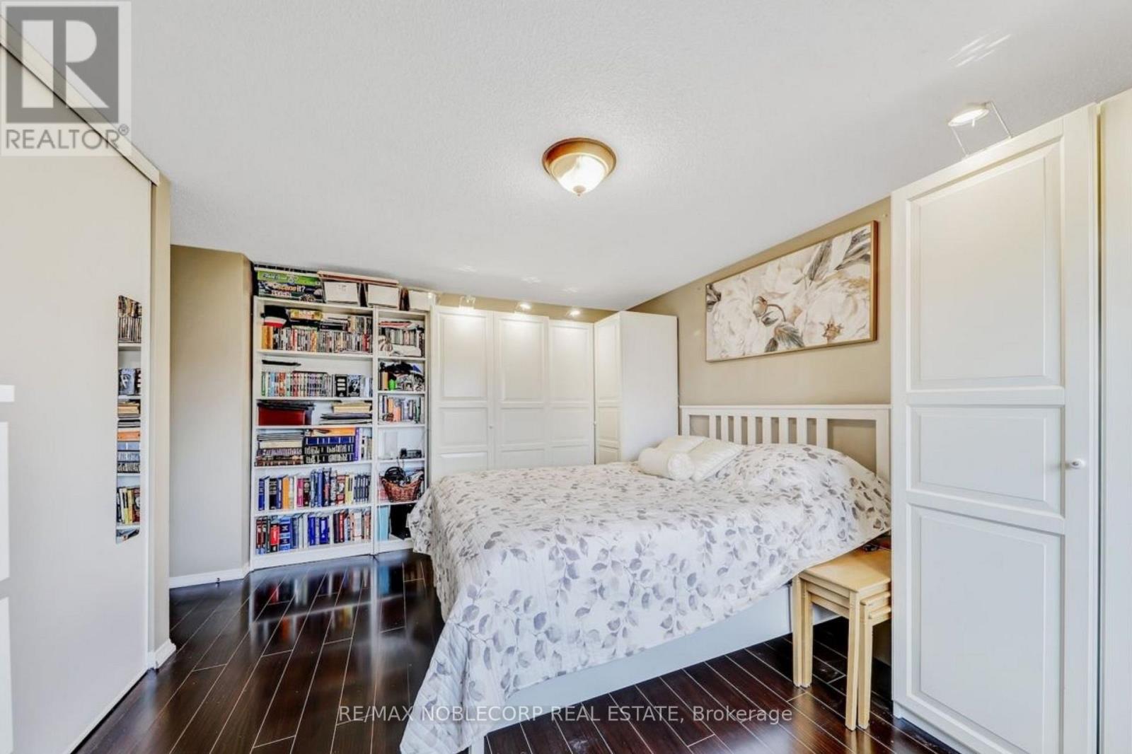 30 Mayberry Court, Brampton, Ontario  L6S 5B2 - Photo 13 - W12973552