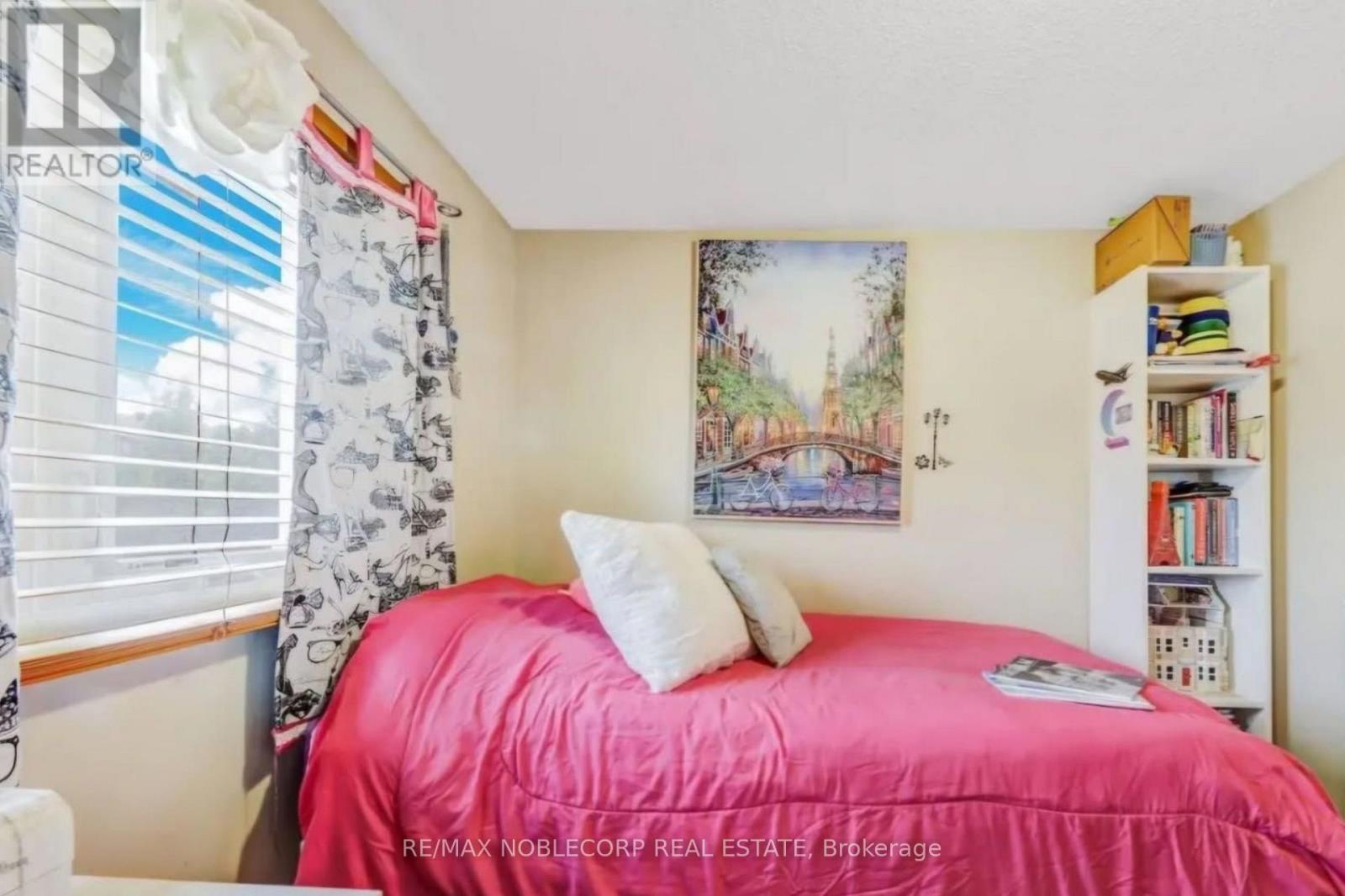 30 Mayberry Court, Brampton, Ontario  L6S 5B2 - Photo 18 - W12973552