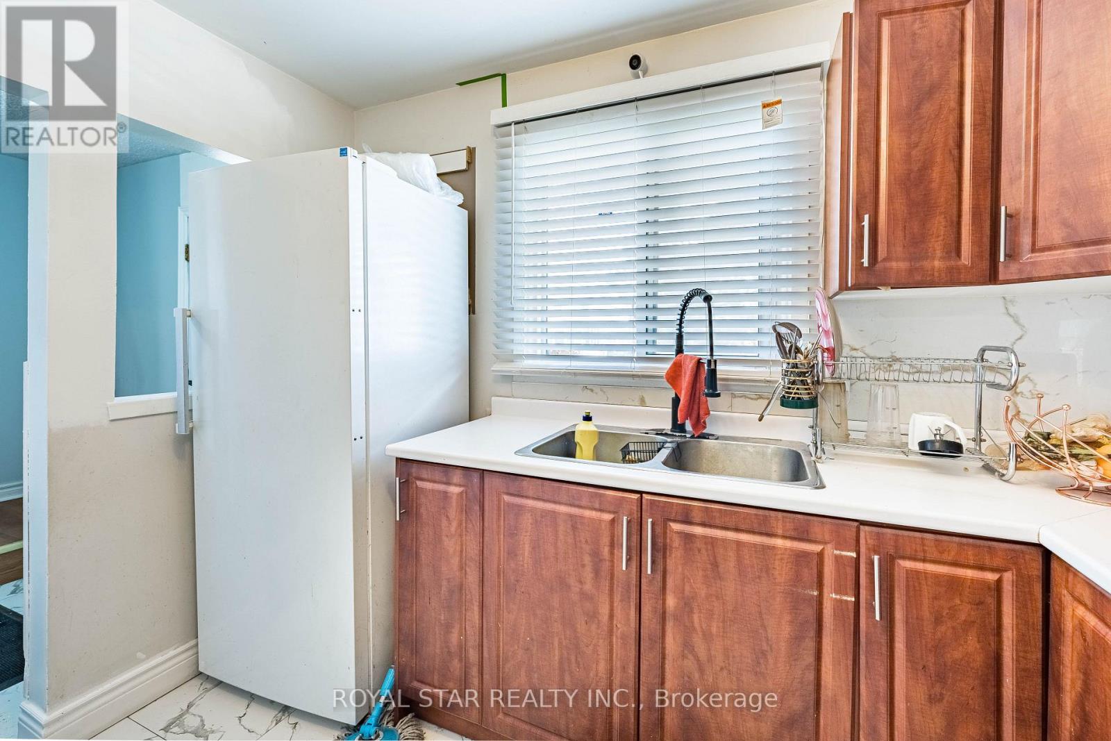 99 - 105 Hansen Road N, Brampton, Ontario  L6V 3C9 - Photo 12 - W12973574