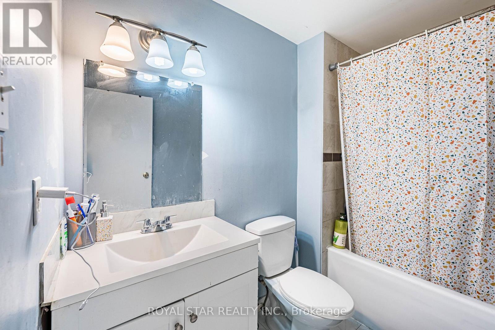 99 - 105 Hansen Road N, Brampton, Ontario  L6V 3C9 - Photo 23 - W12973574