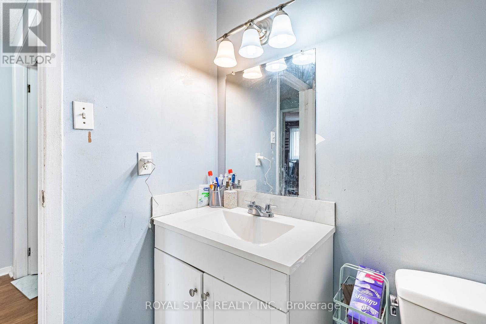 99 - 105 Hansen Road N, Brampton, Ontario  L6V 3C9 - Photo 24 - W12973574