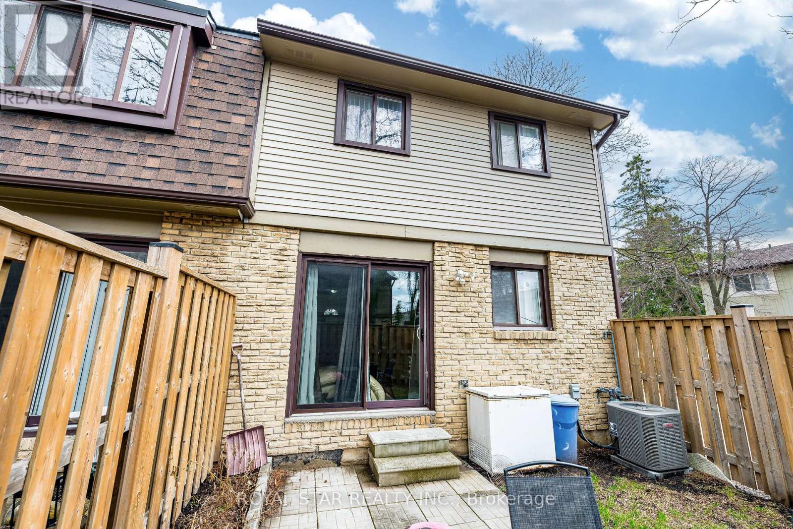 99 - 105 Hansen Road N, Brampton, Ontario  L6V 3C9 - Photo 31 - W12973574