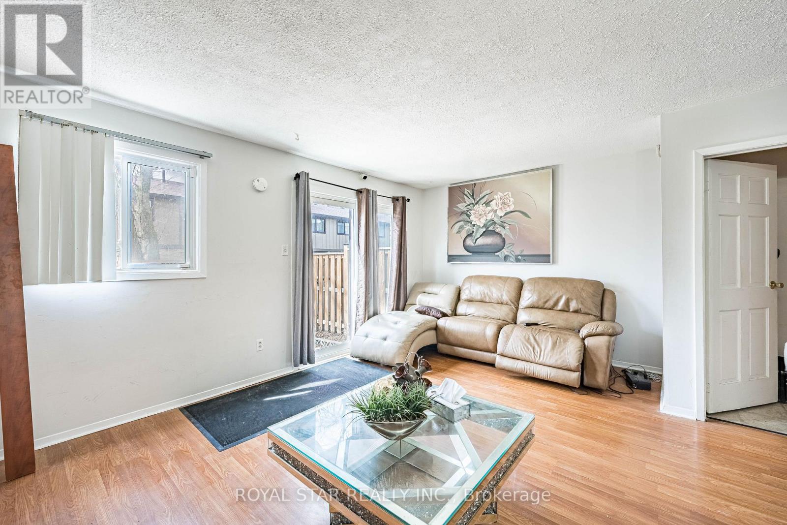 99 - 105 Hansen Road N, Brampton, Ontario  L6V 3C9 - Photo 7 - W12973574