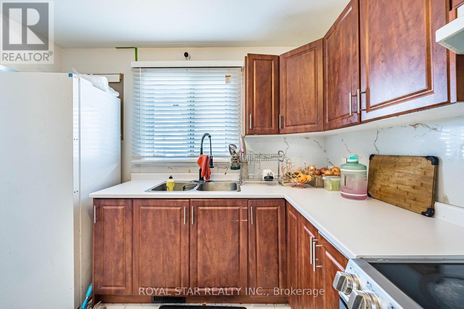 99 - 105 Hansen Road N, Brampton, Ontario  L6V 3C9 - Photo 8 - W12973574