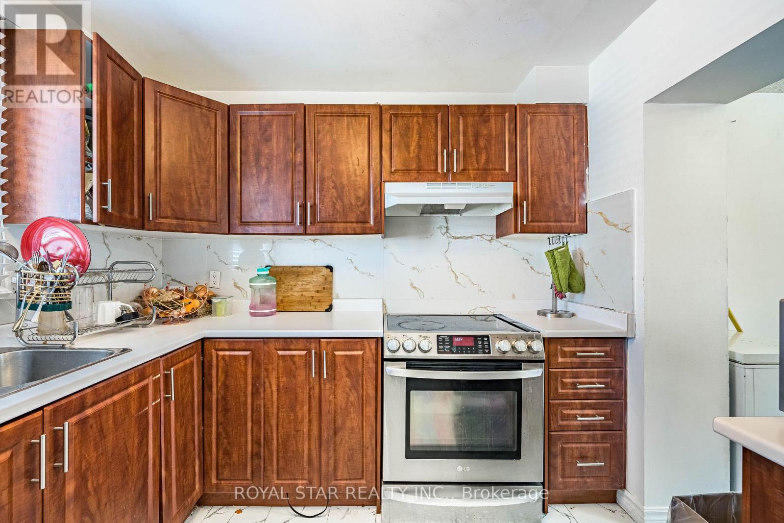 99 - 105 Hansen Road N, Brampton, Ontario  L6V 3C9 - Photo 9 - W12973574