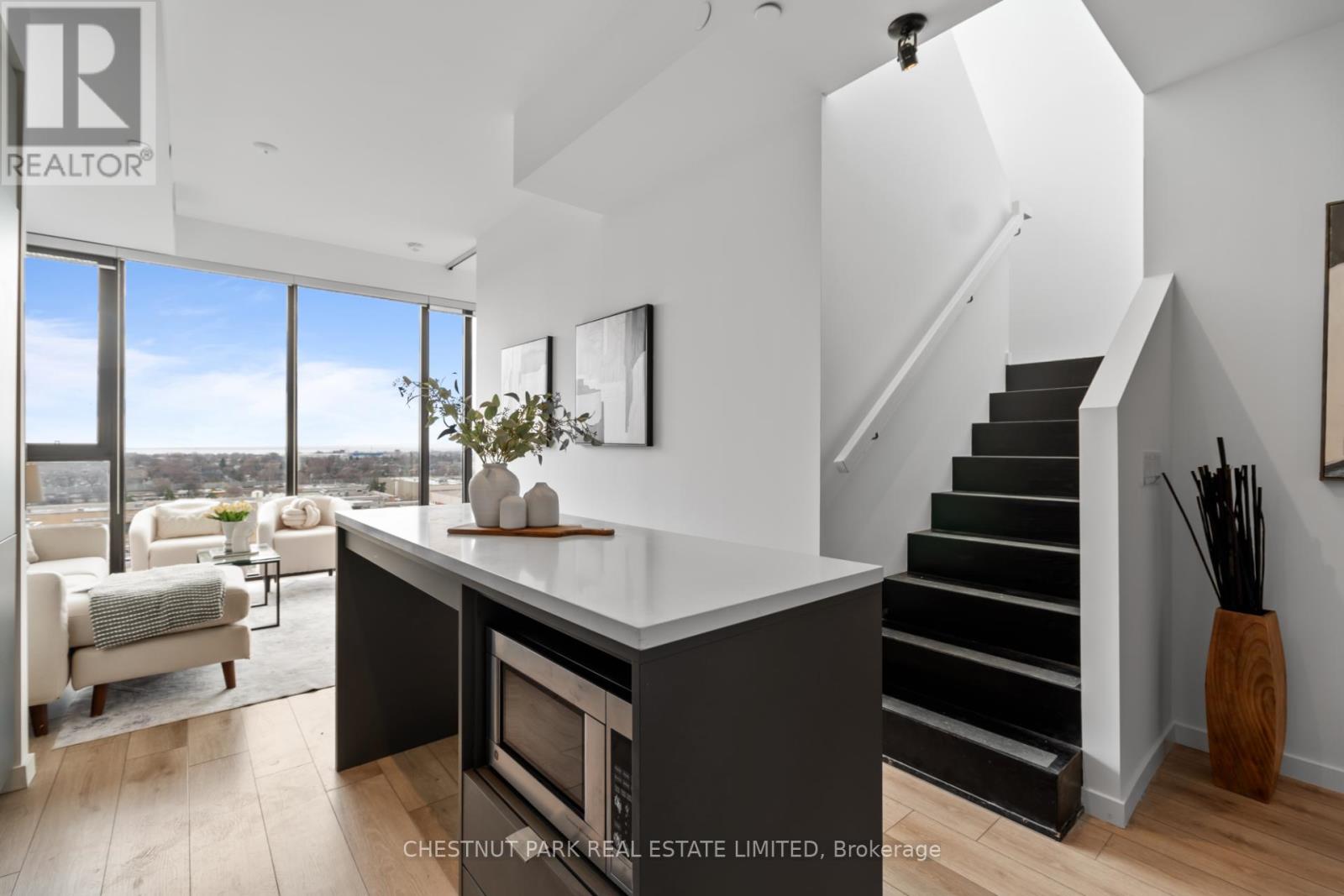 813 - 7 Smith Crescent, Toronto, Ontario  M8Z 0G3 - Photo 10 - W12973576