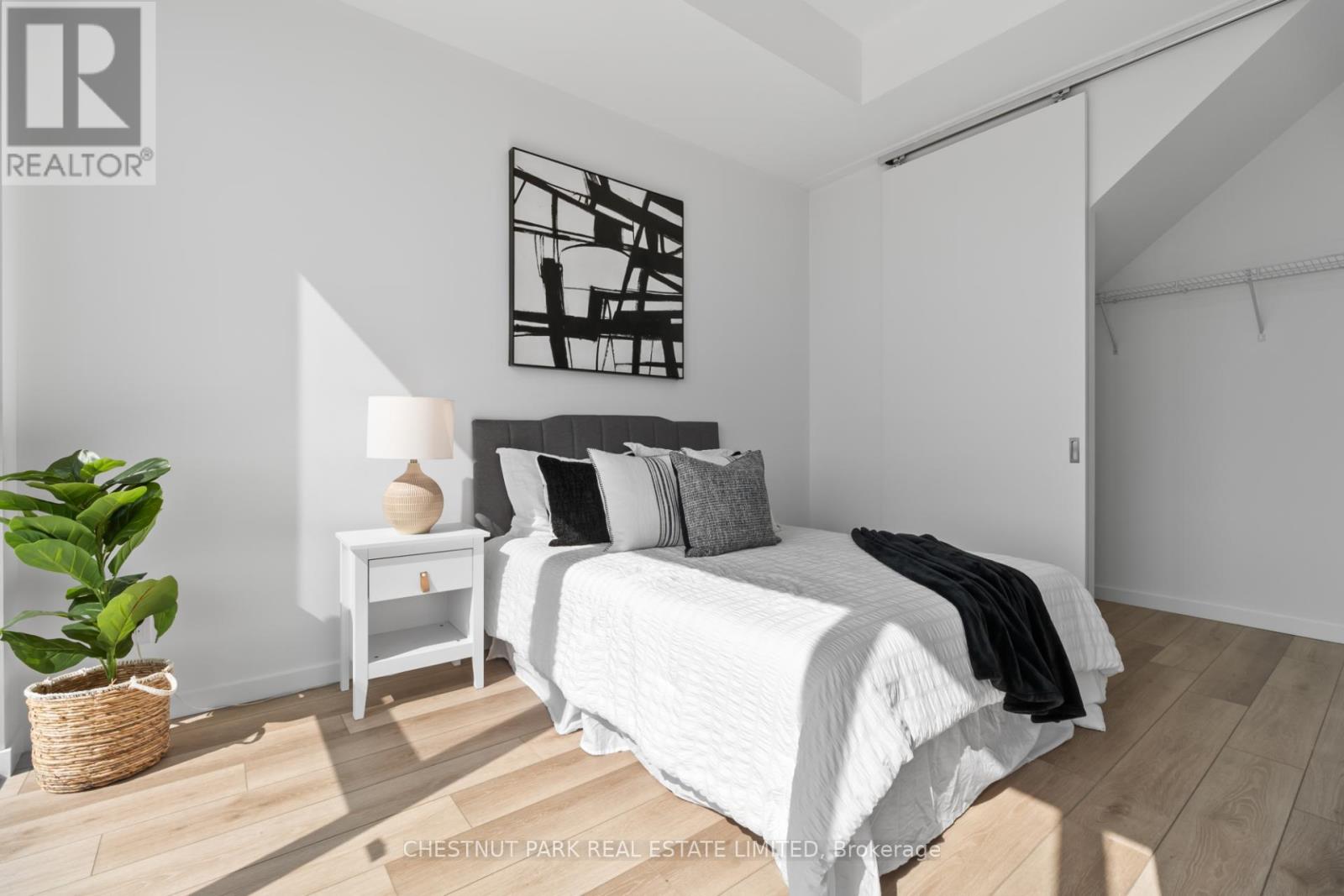 813 - 7 Smith Crescent, Toronto, Ontario  M8Z 0G3 - Photo 19 - W12973576