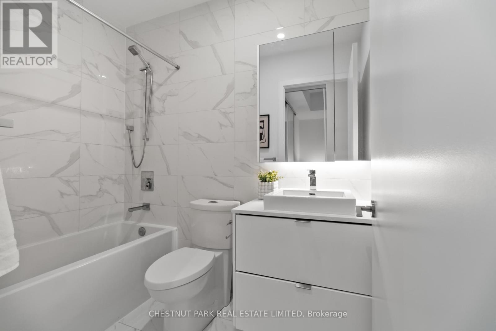 813 - 7 Smith Crescent, Toronto, Ontario  M8Z 0G3 - Photo 23 - W12973576