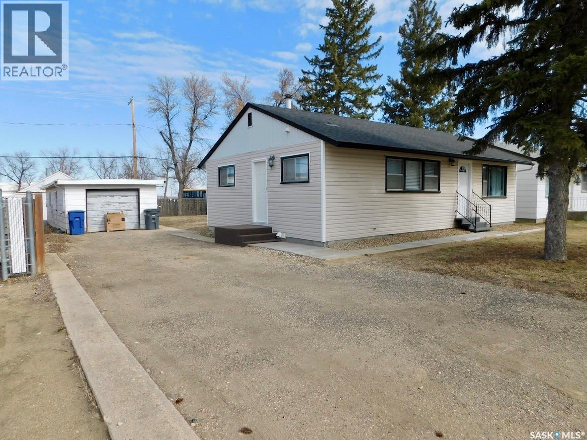 507 2nd AVENUE E, Assiniboia, Saskatchewan