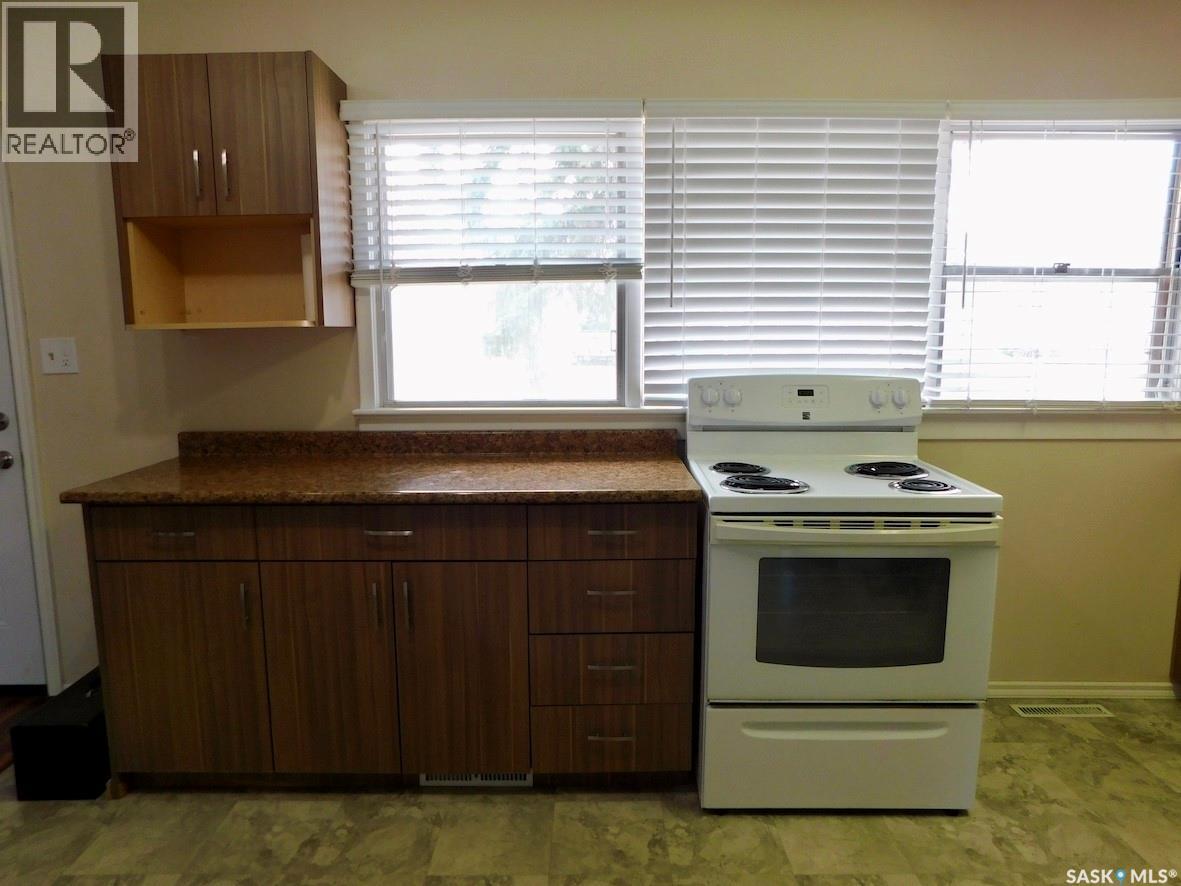 507 2nd Avenue E, Assiniboia, Saskatchewan  S0H 0B0 - Photo 10 - SK032407