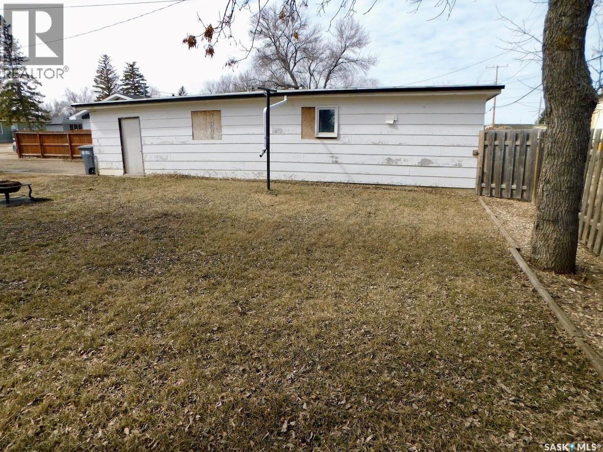 507 2nd Avenue E, Assiniboia, Saskatchewan  S0H 0B0 - Photo 24 - SK032407