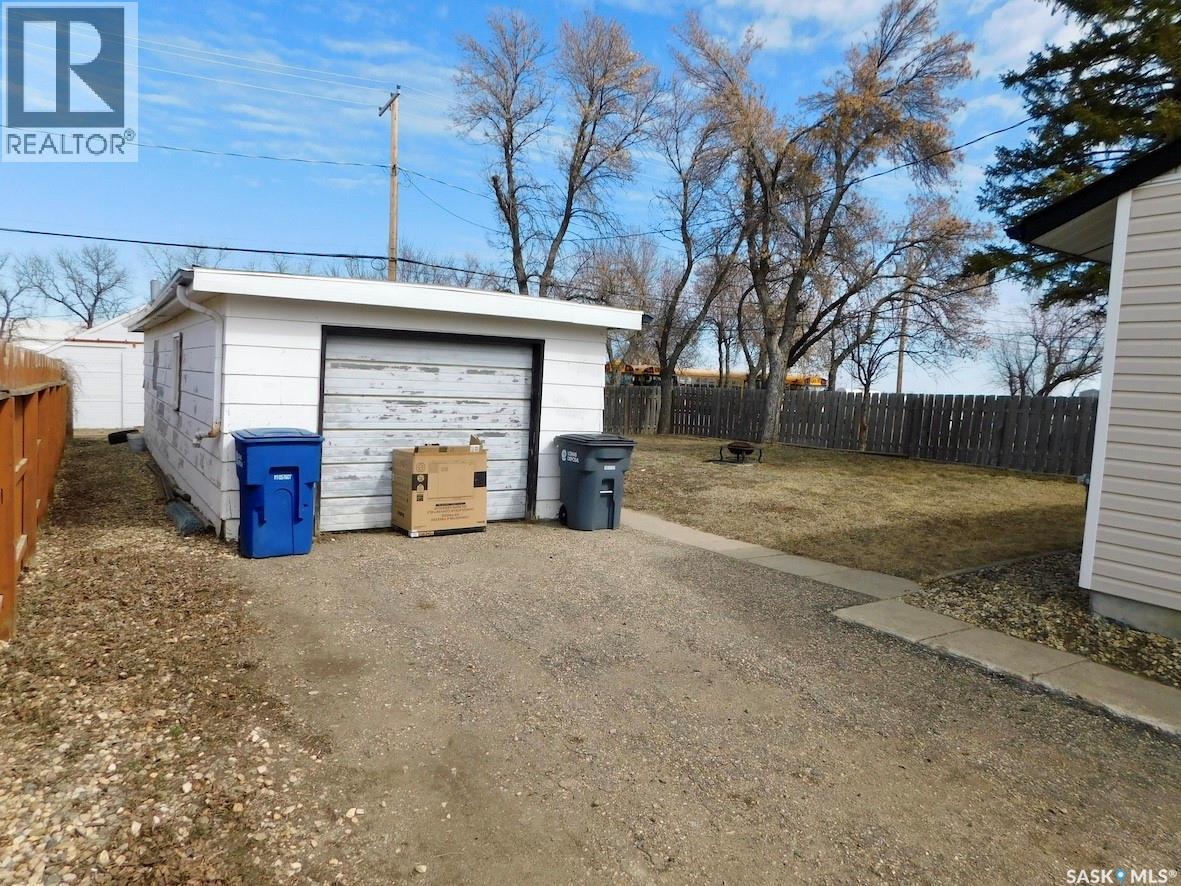 507 2nd Avenue E, Assiniboia, Saskatchewan  S0H 0B0 - Photo 25 - SK032407