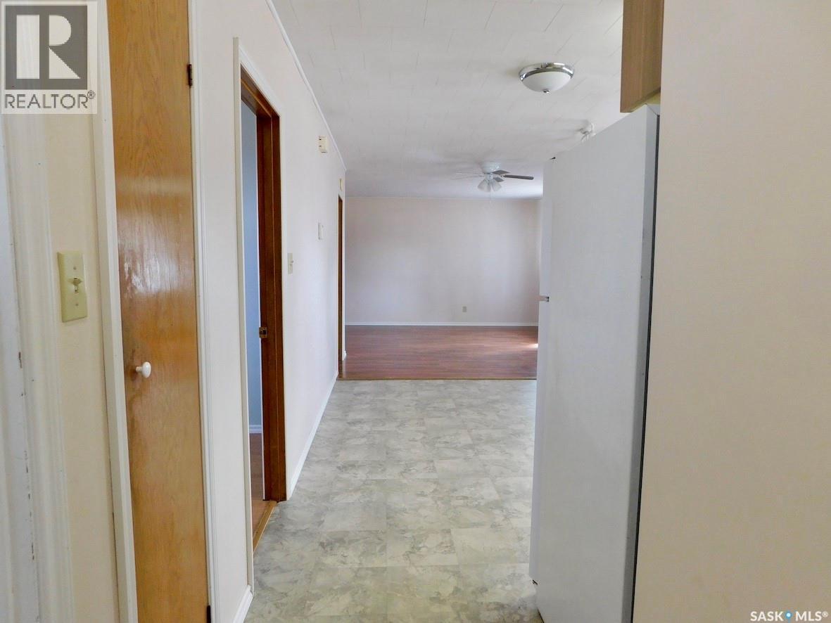 507 2nd Avenue E, Assiniboia, Saskatchewan  S0H 0B0 - Photo 5 - SK032407